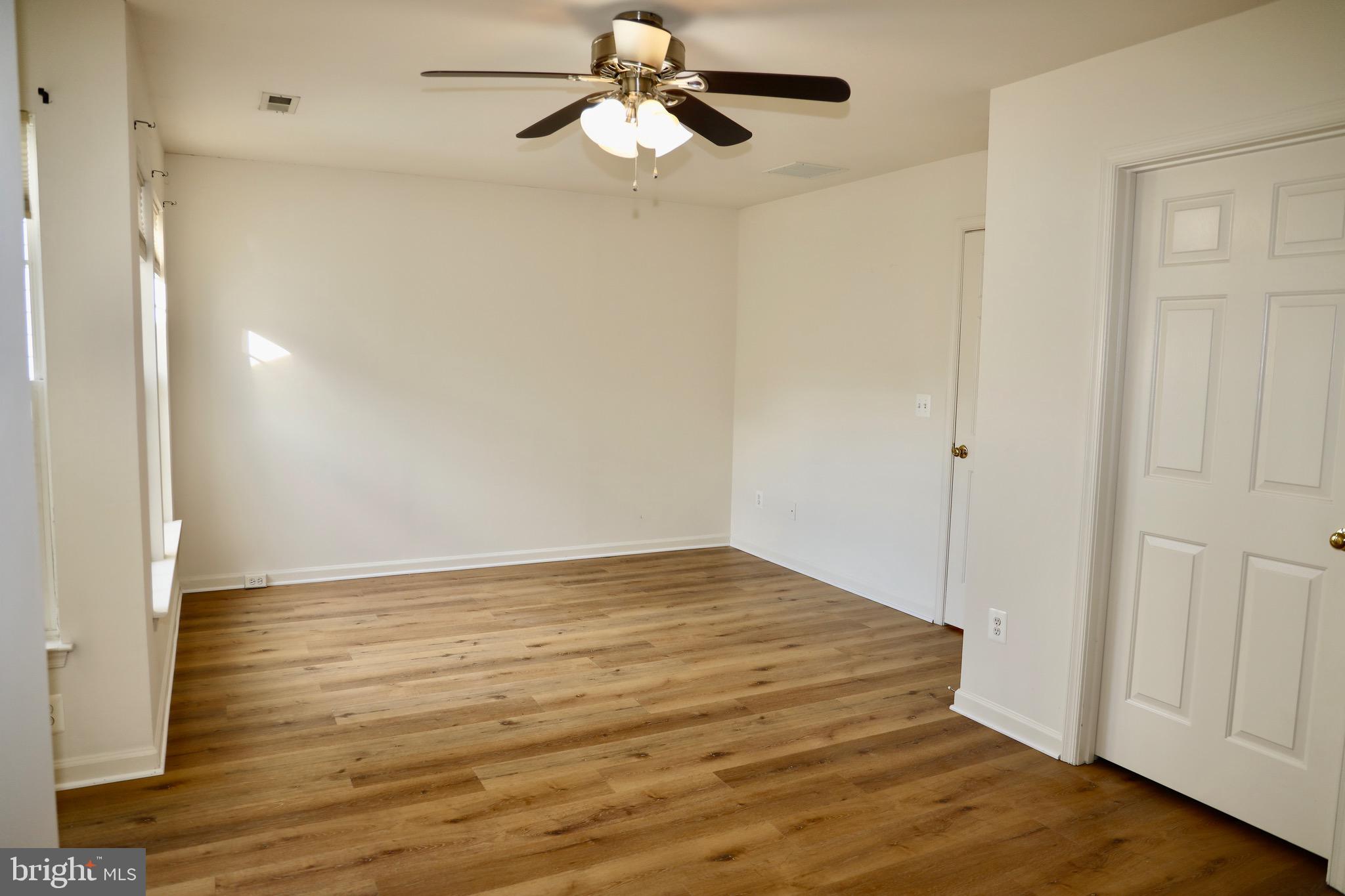 RIVERSIDE STATION - Residential Lease