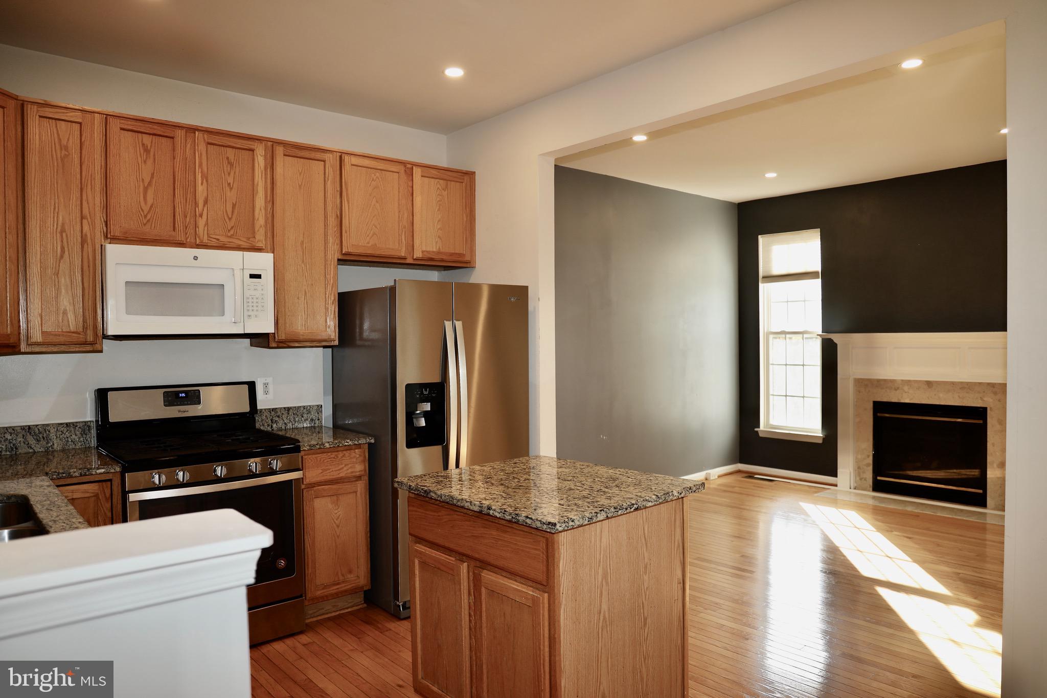 RIVERSIDE STATION - Residential Lease