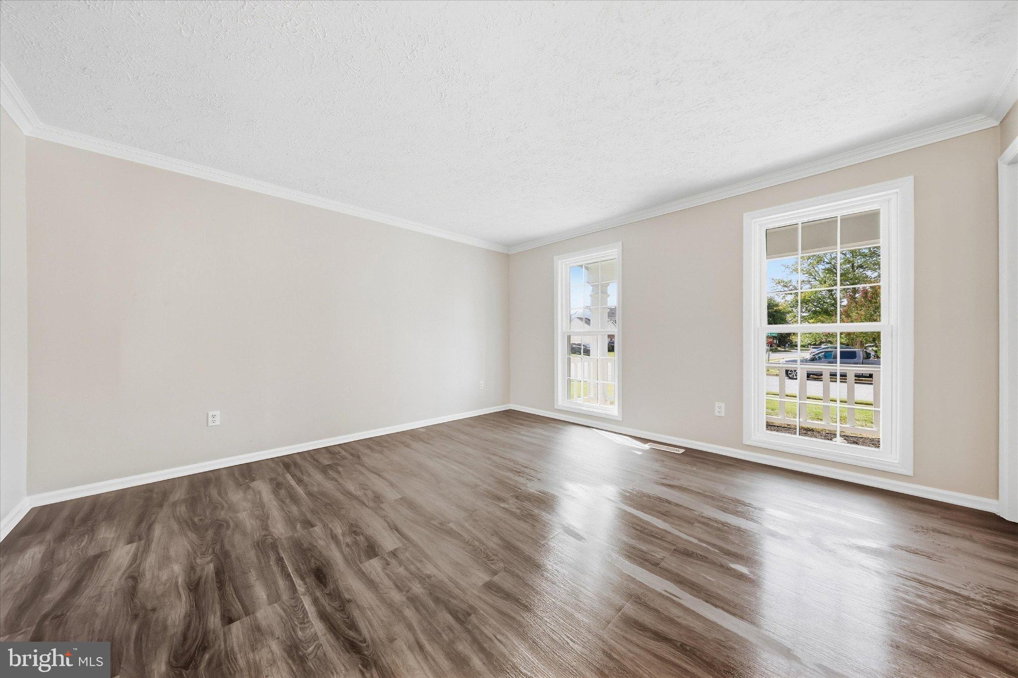 5605 GLEN COVE COURT
