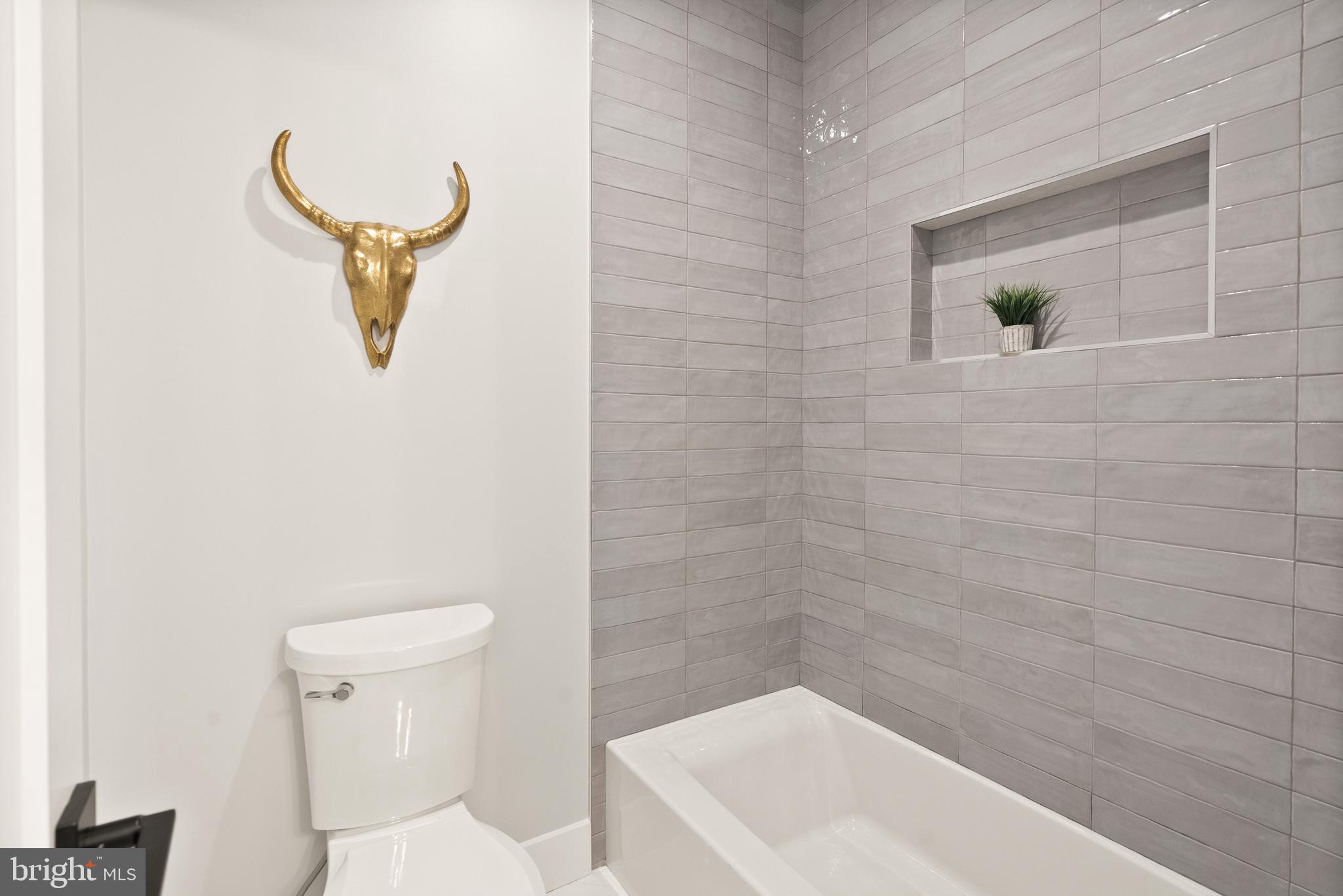 STRATTON WOODS - Residential