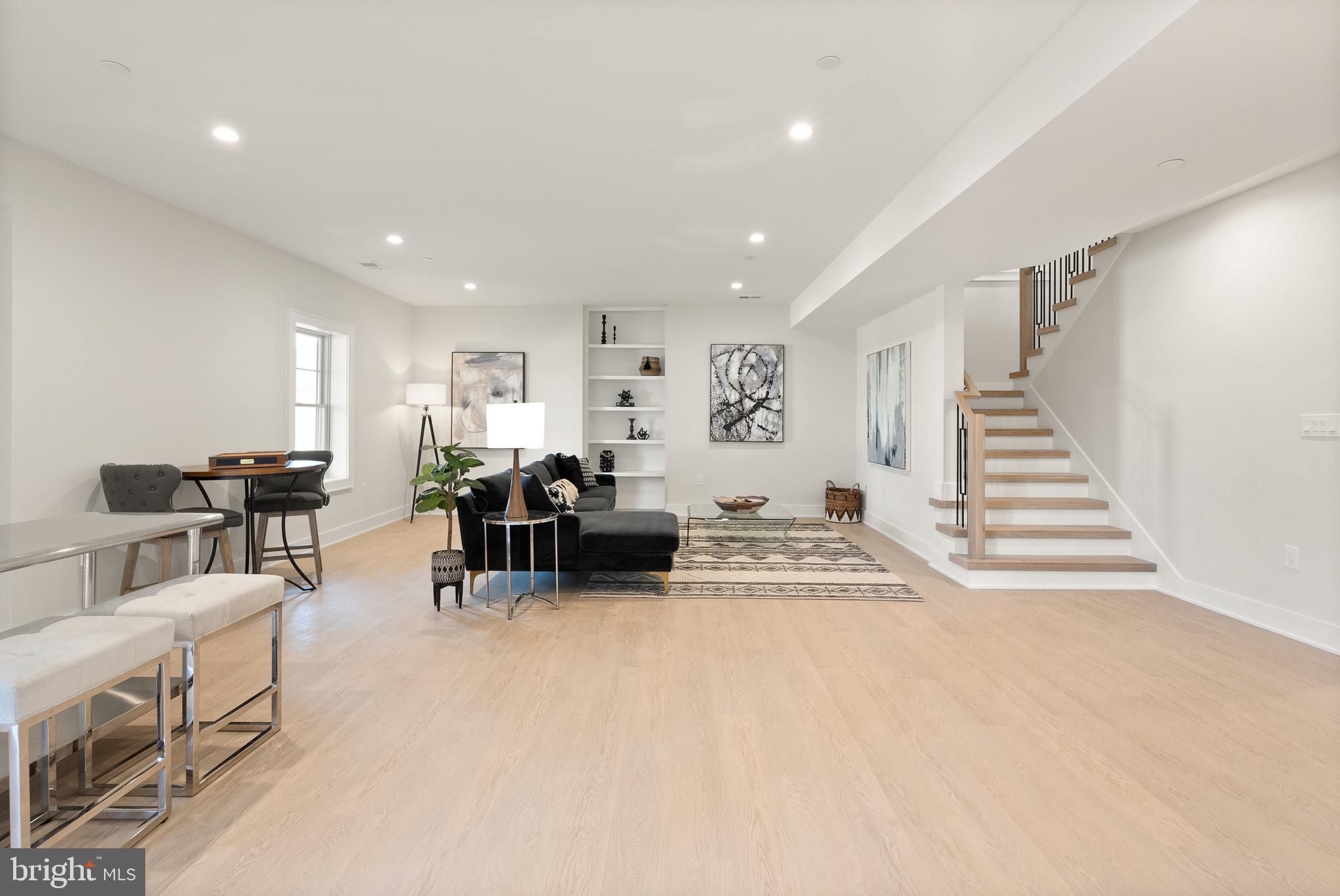 STRATTON WOODS - Residential