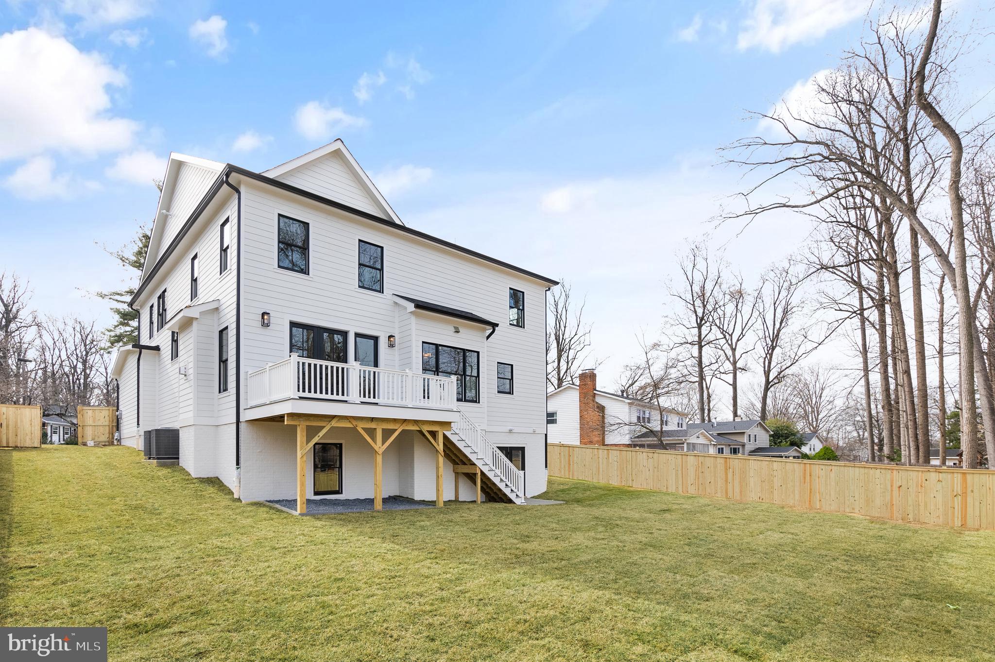 STRATTON WOODS - Residential