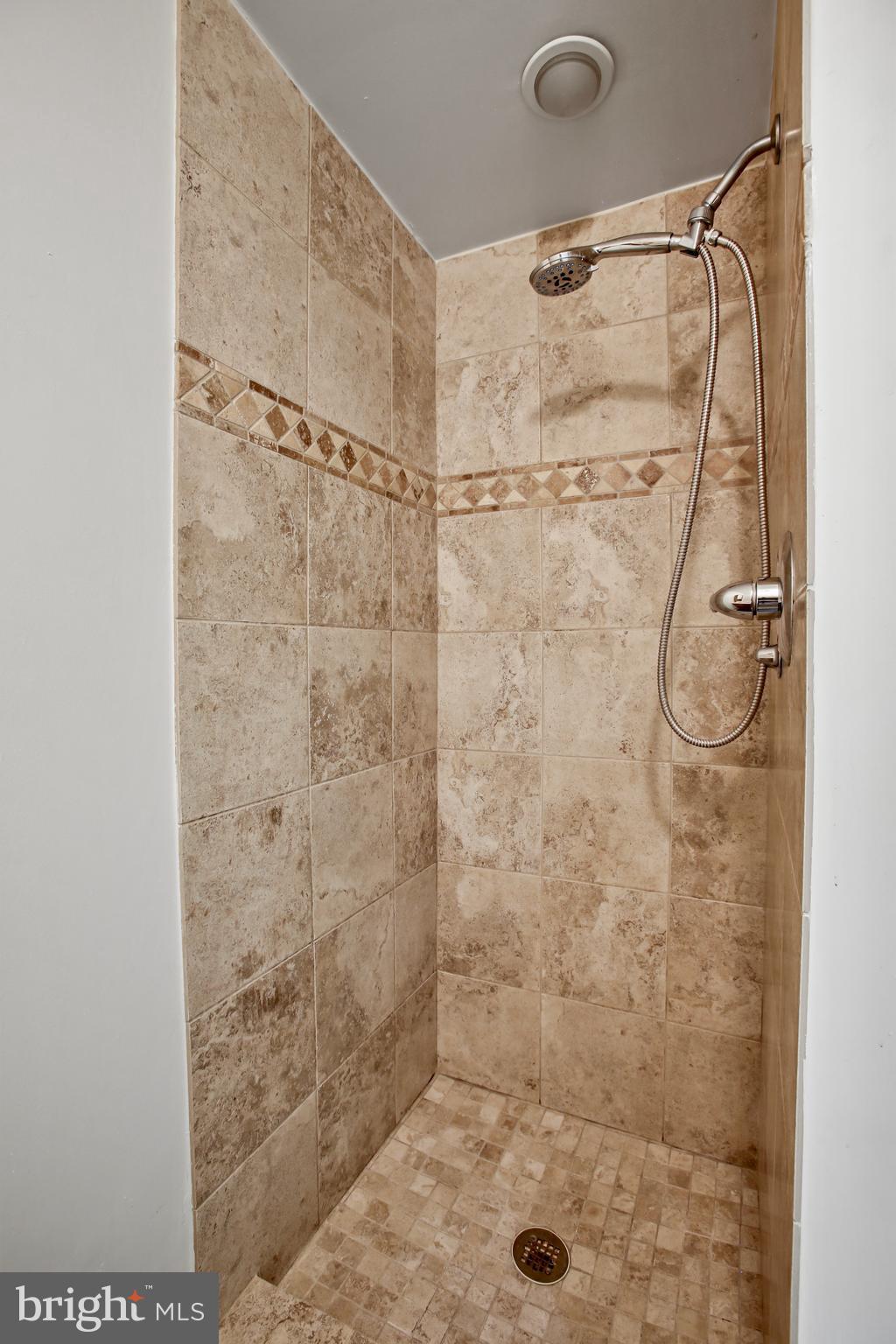 SILVER OAKS - Residential