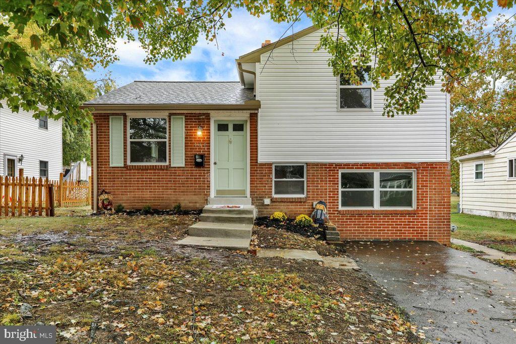 Photo of 104 Pulaski Street, POTTSTOWN, PA 19464 (MLS # PAMC2158444)