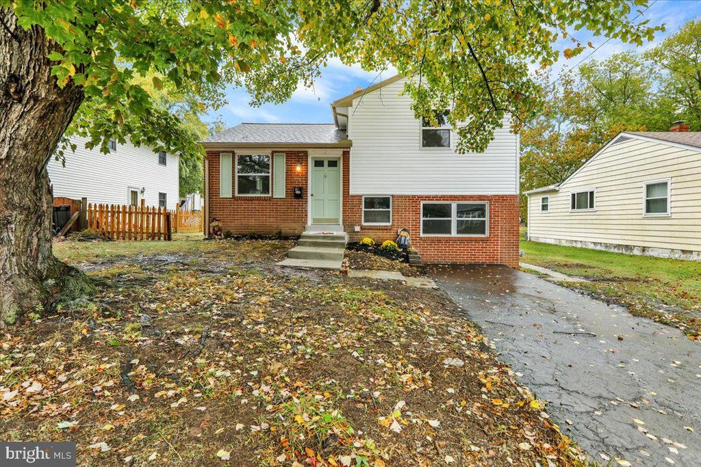 Photo of 104 Pulaski Street, POTTSTOWN, PA 19464 (MLS # PAMC2158444)