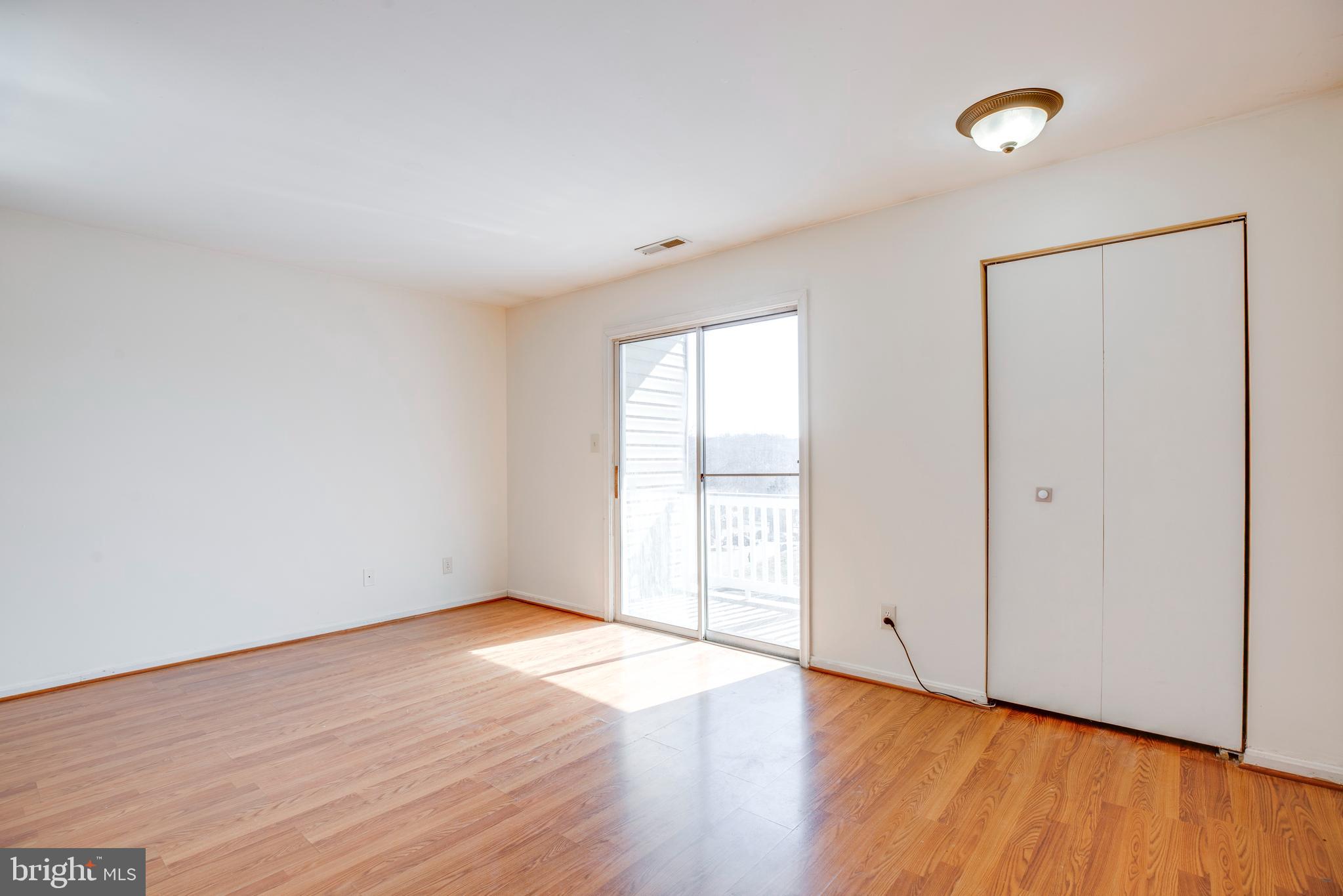 40 SMOKEWOOD COURT 200