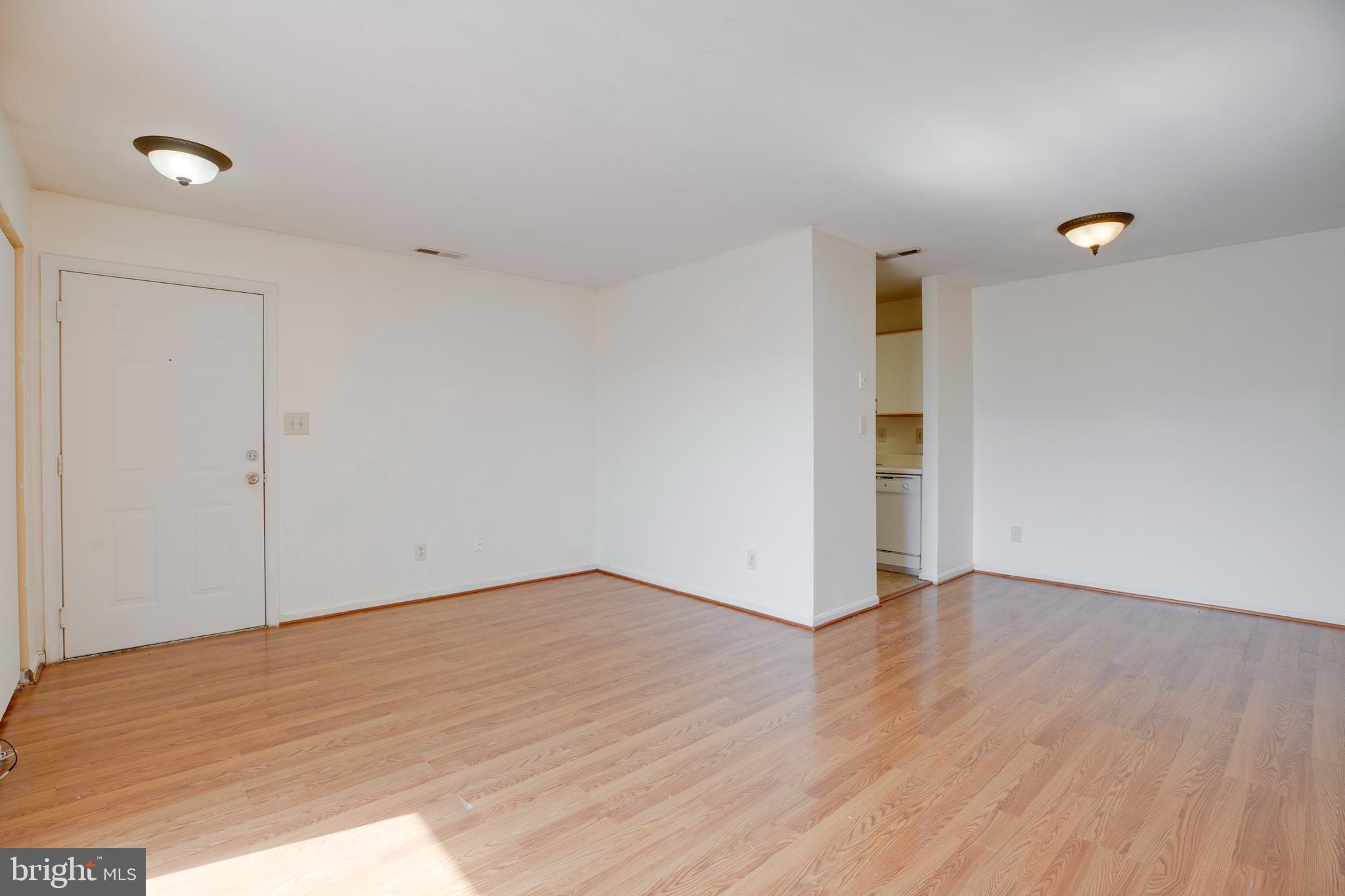 40 SMOKEWOOD COURT 200