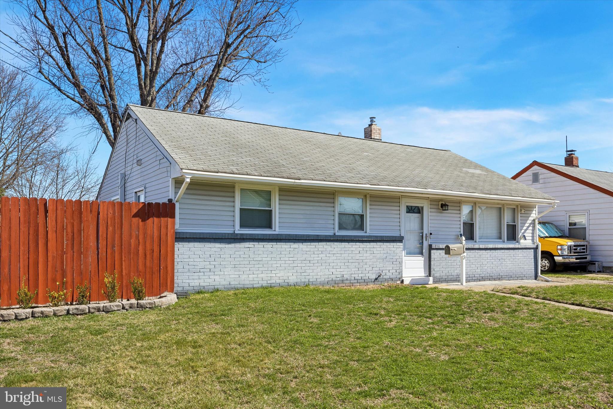 463 COLONIAL ROAD
