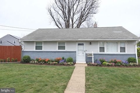 Homes For Sale - 463 Colonial Road<br/> BELLMAWR, NJ 08031