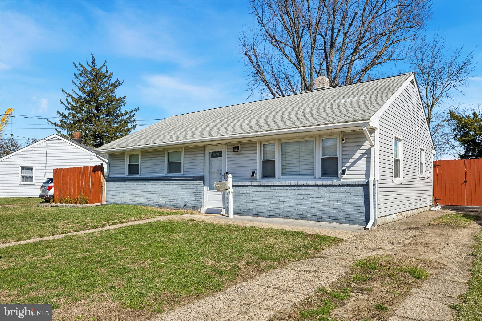 463 COLONIAL ROAD