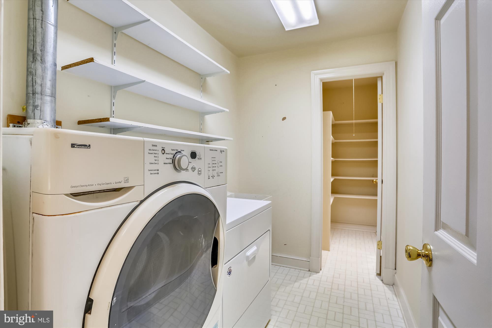 RIVERS EDGE - Residential Lease