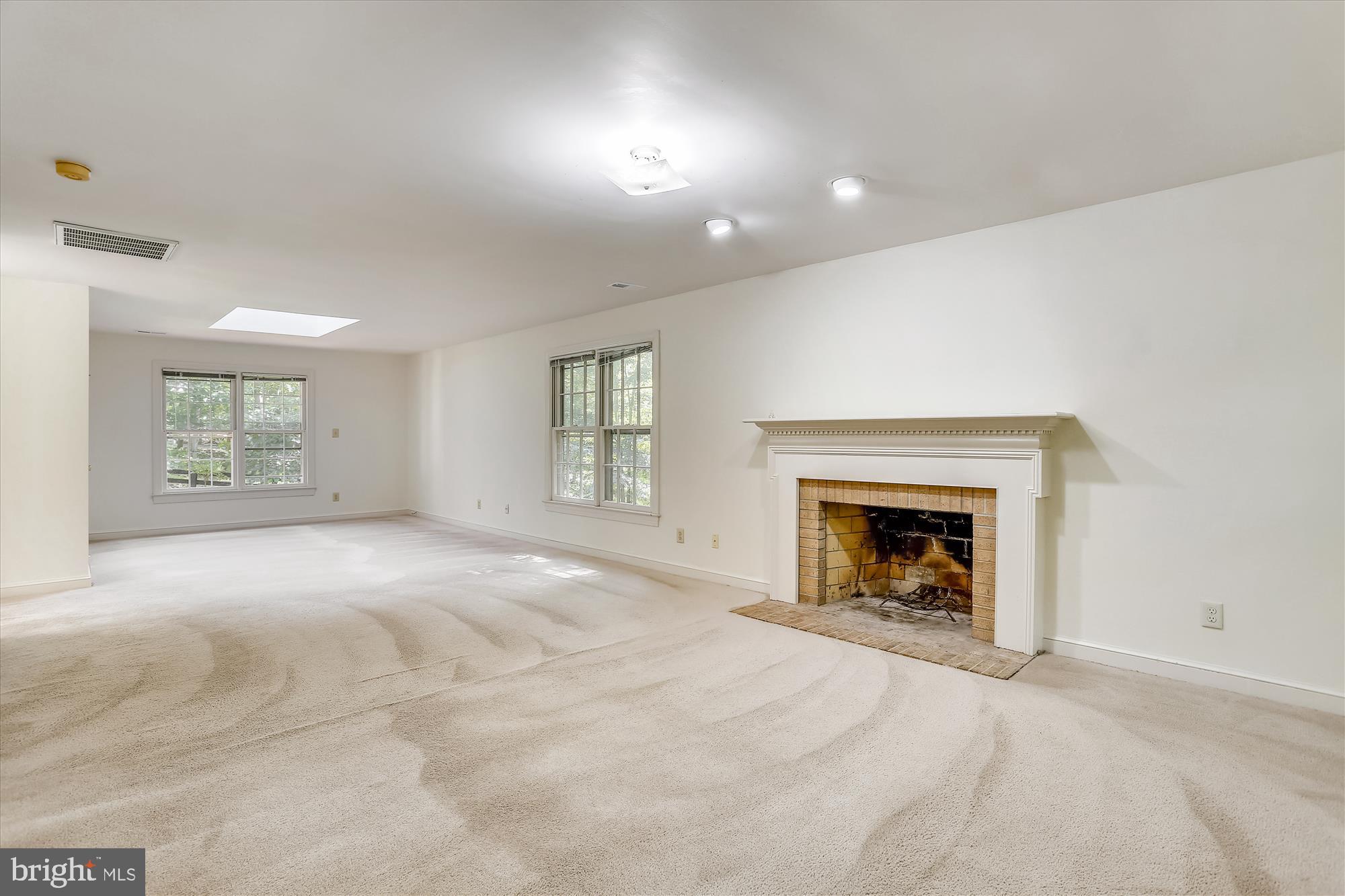 RIVERS EDGE - Residential Lease