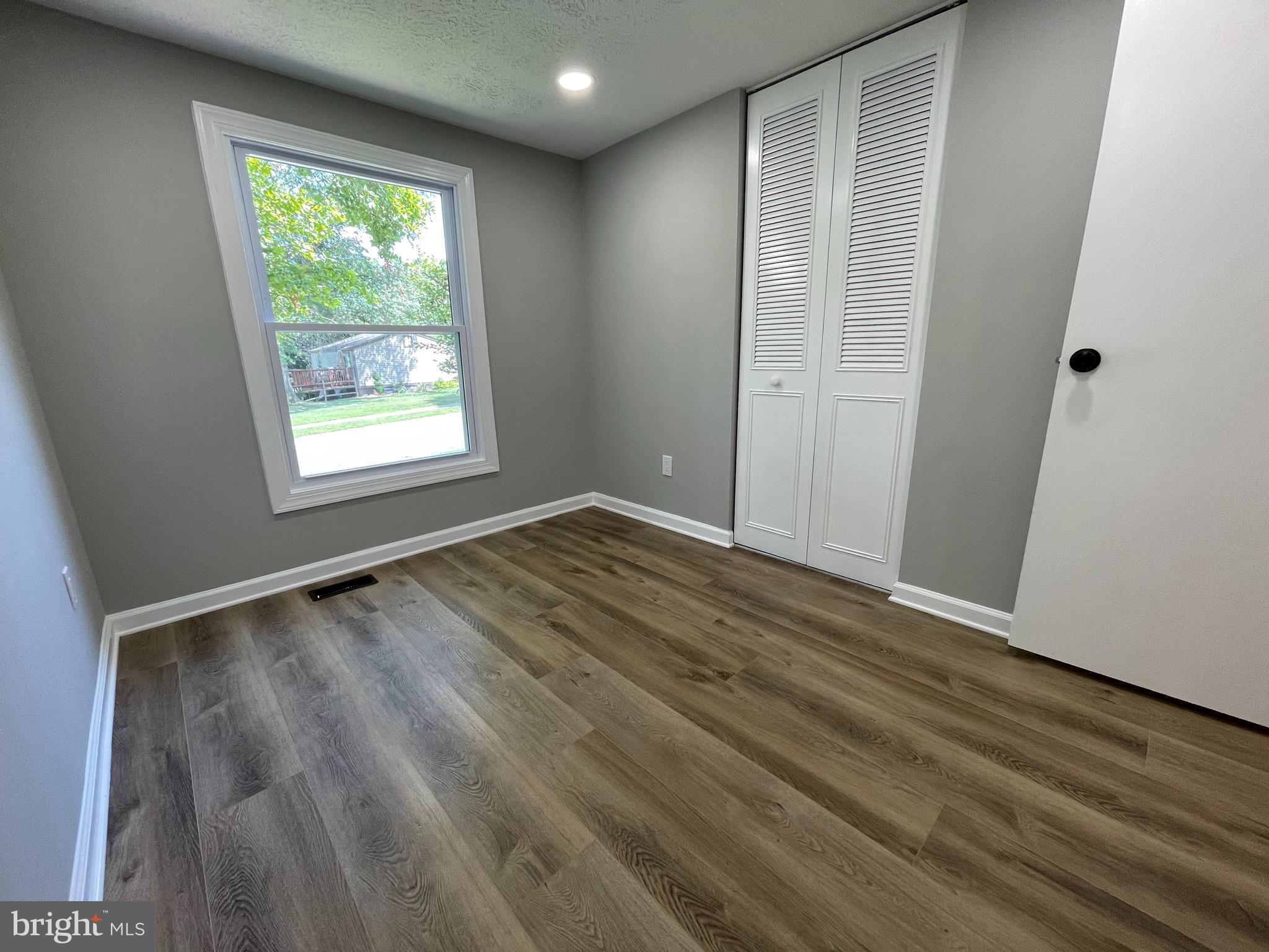 CLEMENS CROSSING - Residential