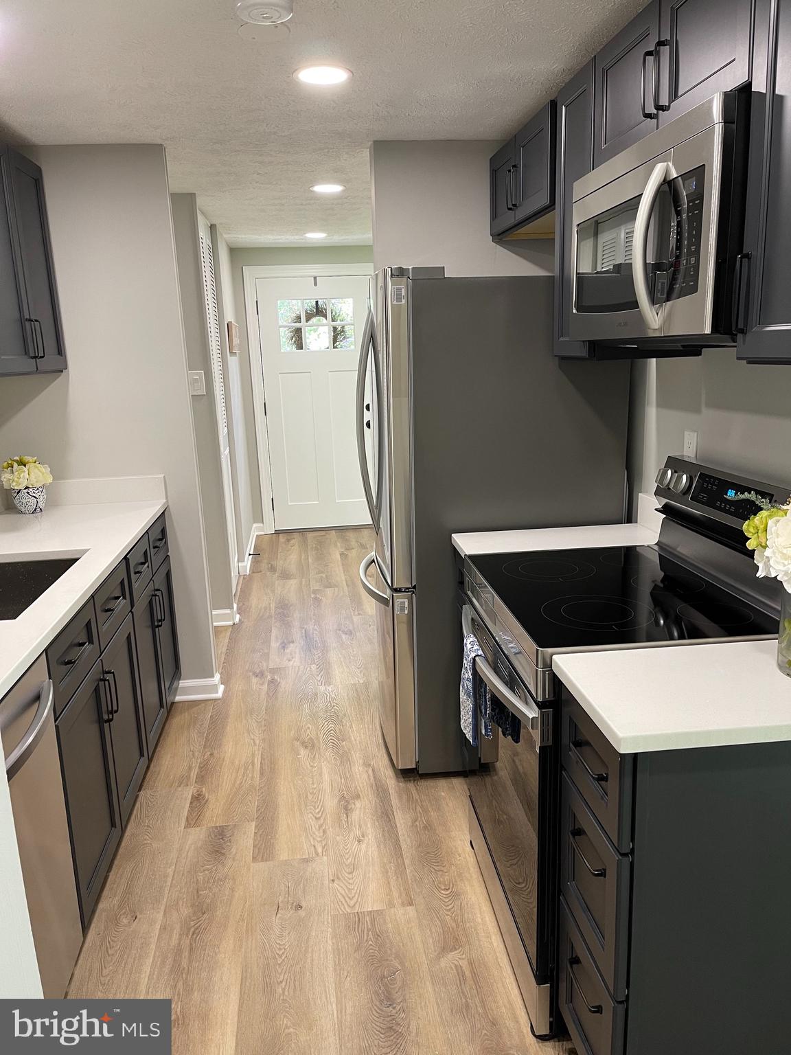 CLEMENS CROSSING - Residential