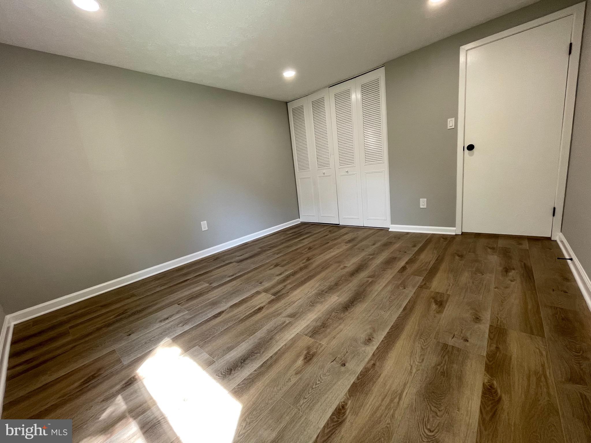 CLEMENS CROSSING - Residential