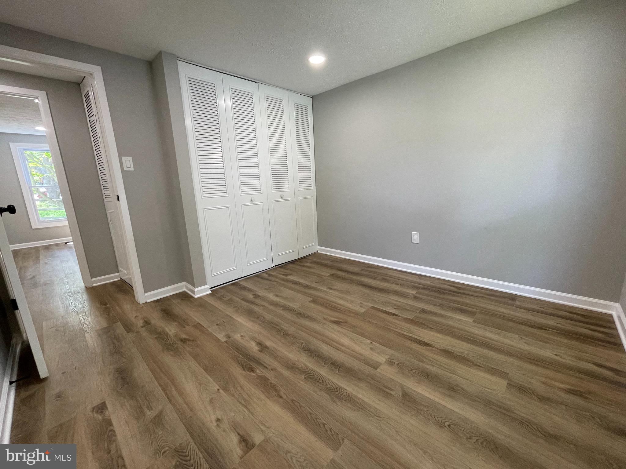 CLEMENS CROSSING - Residential