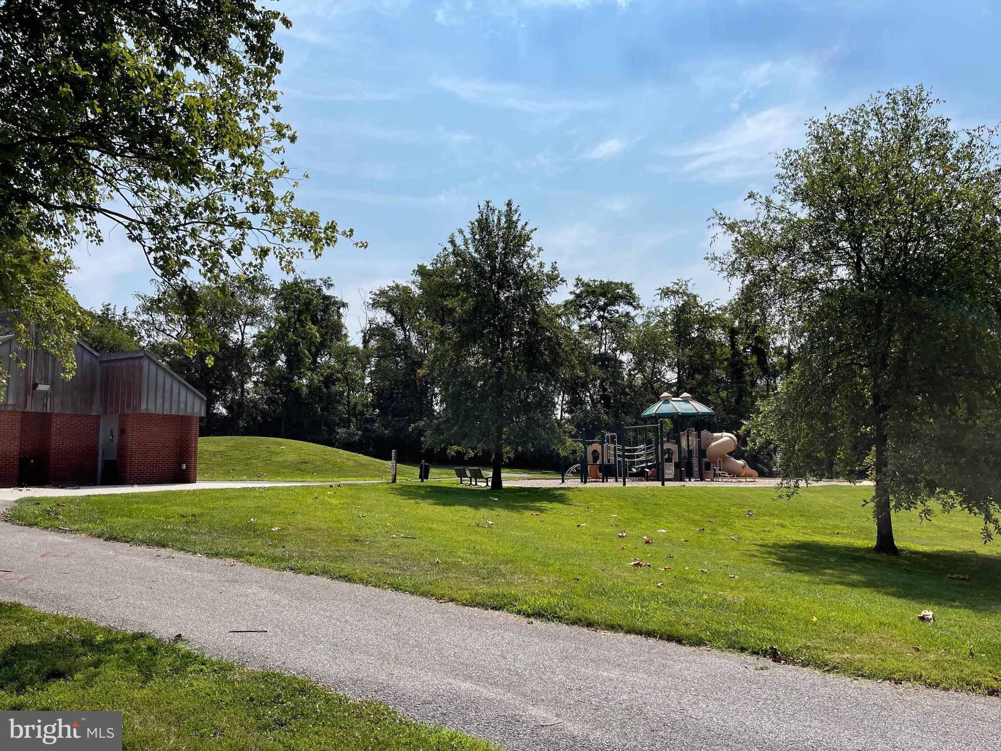 CLEMENS CROSSING - Residential