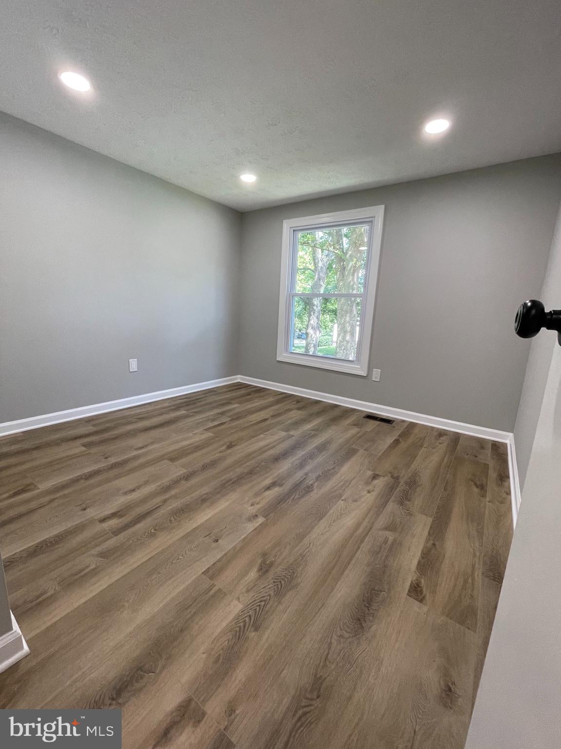 CLEMENS CROSSING - Residential