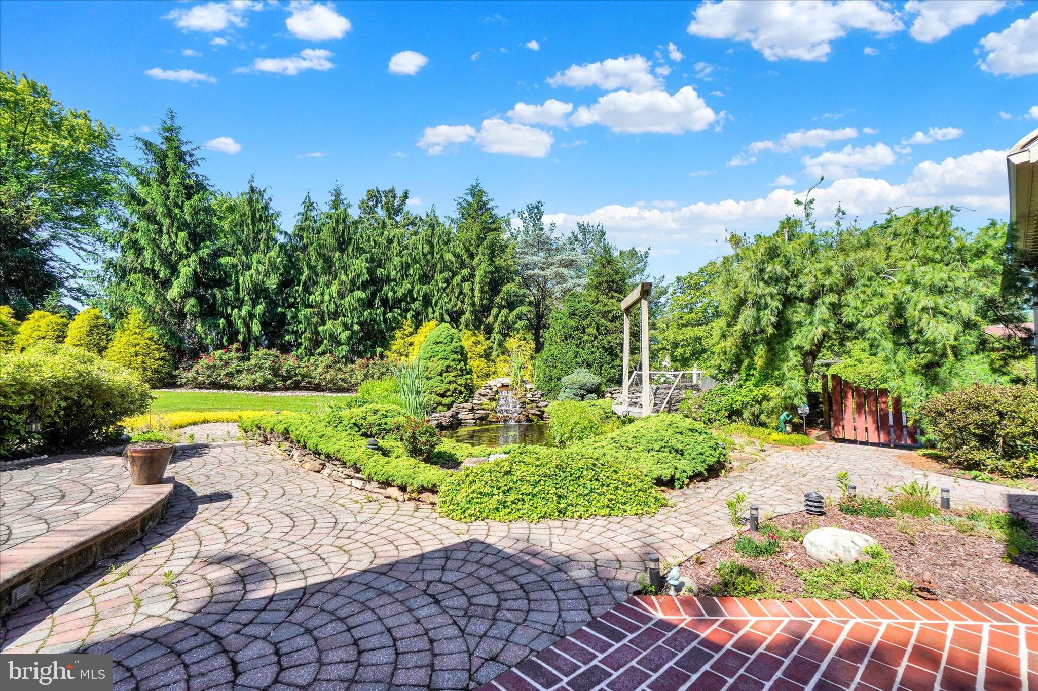 2547 HEPPLEWHITE DRIVE