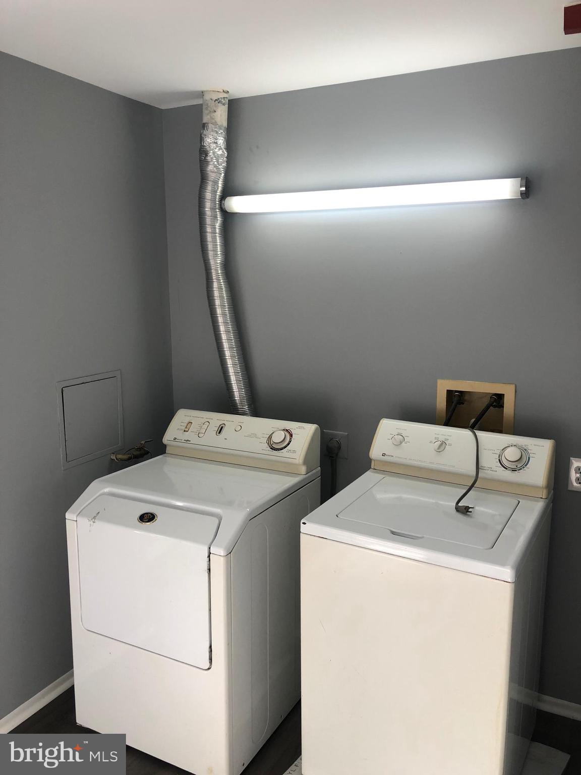 WILLOW WOOD - Residential Lease