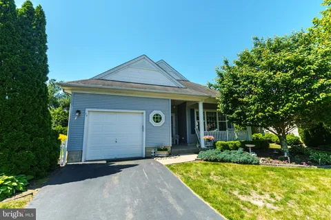 17 Tuscany Circle, Manchester Township, NJ MLS: NJOC2034160
