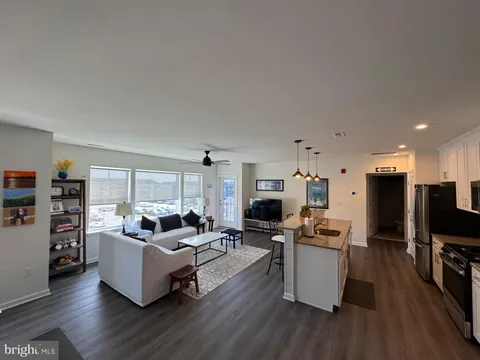 MLS: DESU2110516