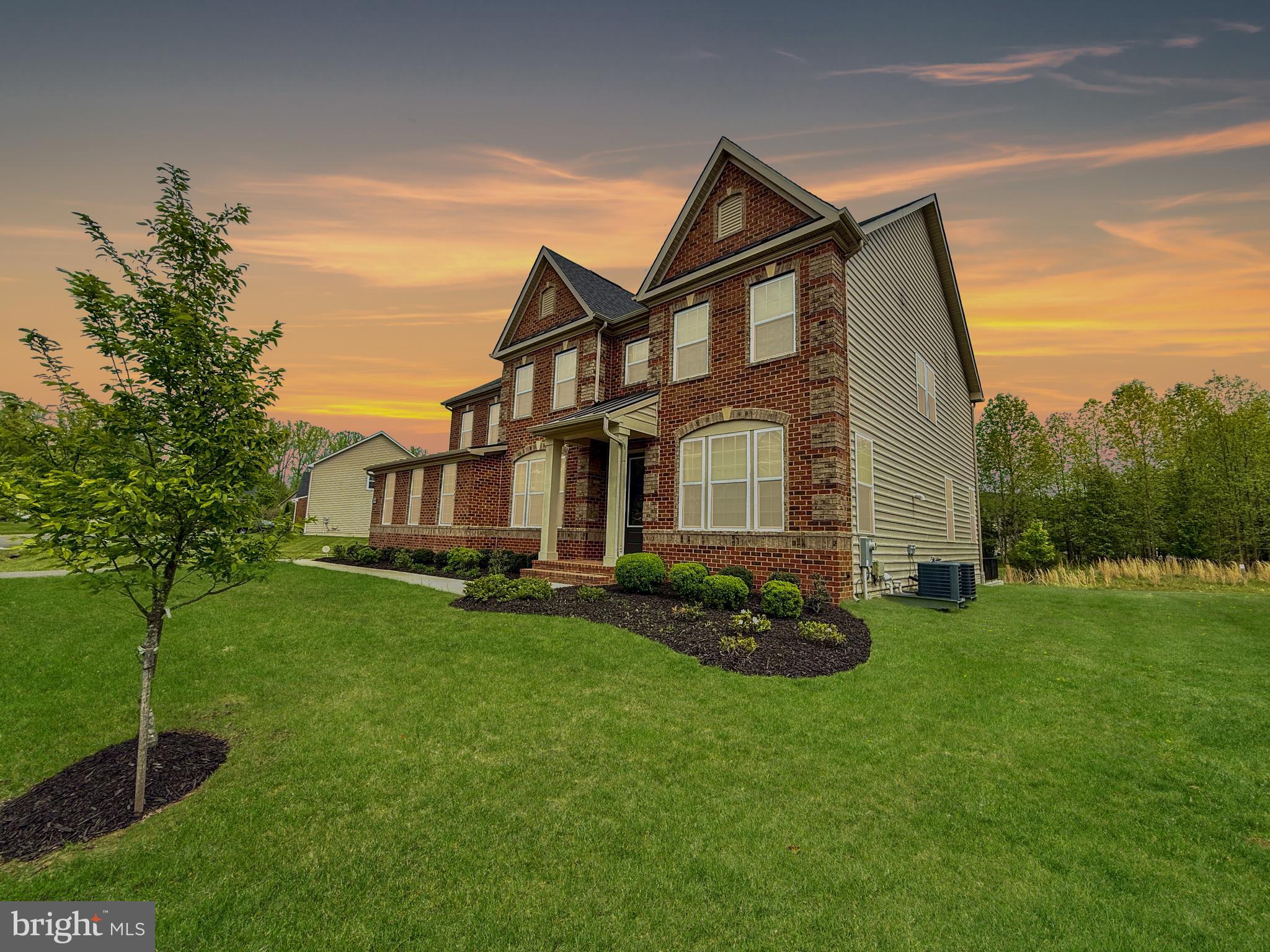 13719 HEBRON LANE