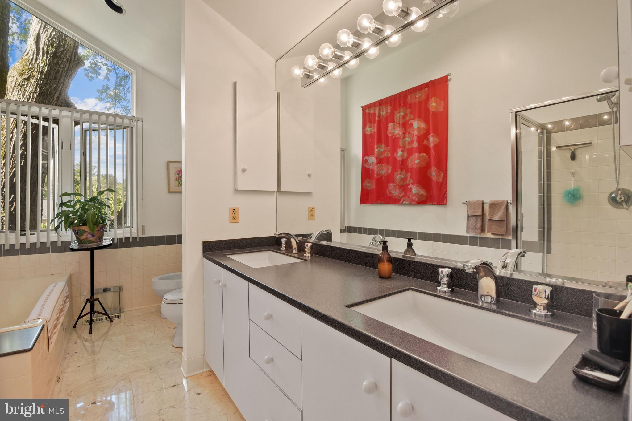 REGENCY ESTATES - Residential