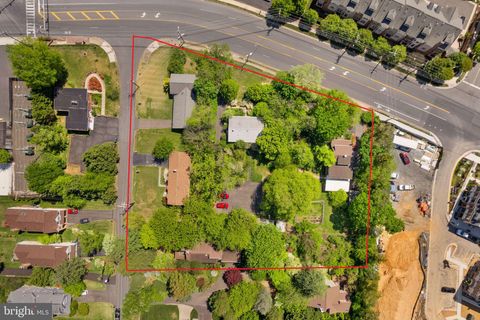 Photo of 1616 Chain Bridge Road, MCLEAN, VA 22101 (MLS # VAFX2293062)