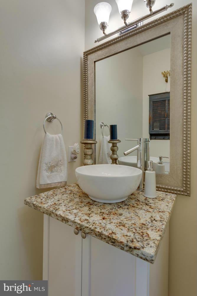 WOODSTONE - Residential