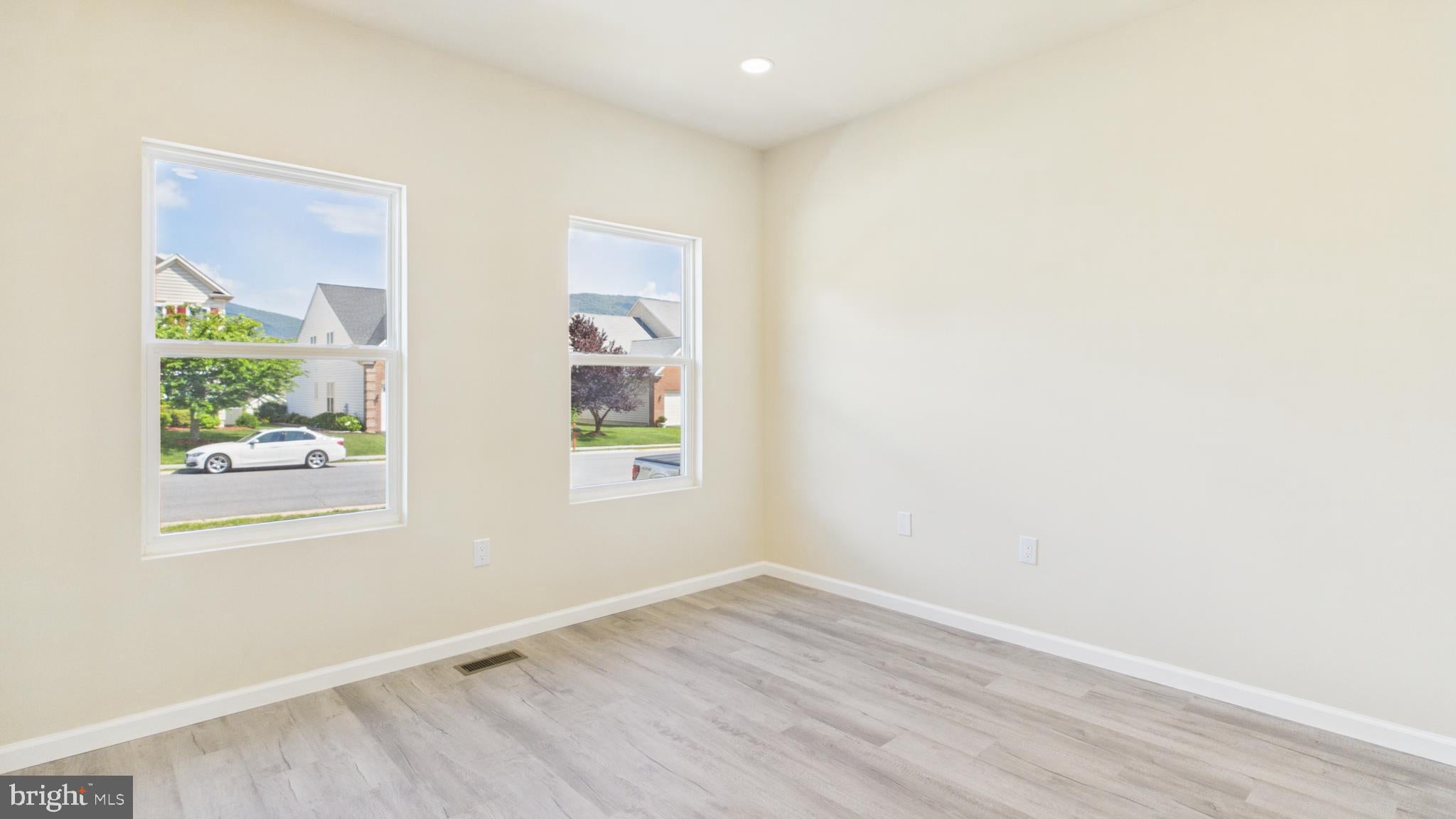 211 PRINCESS CAROLINE COURT