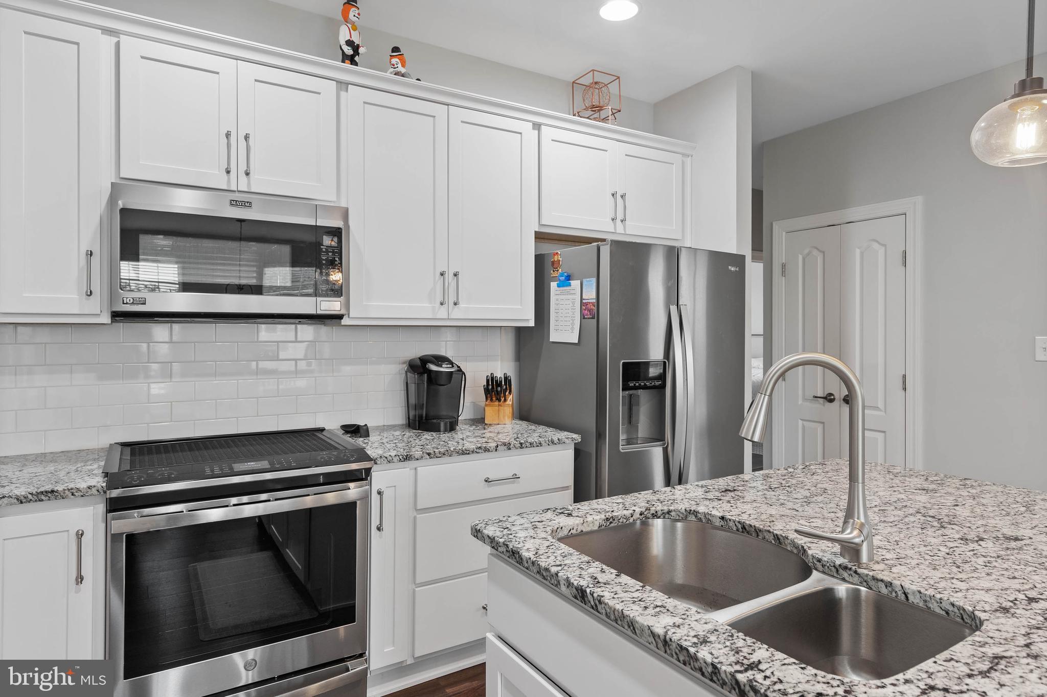 CHAMPIONS CLUB - Residential