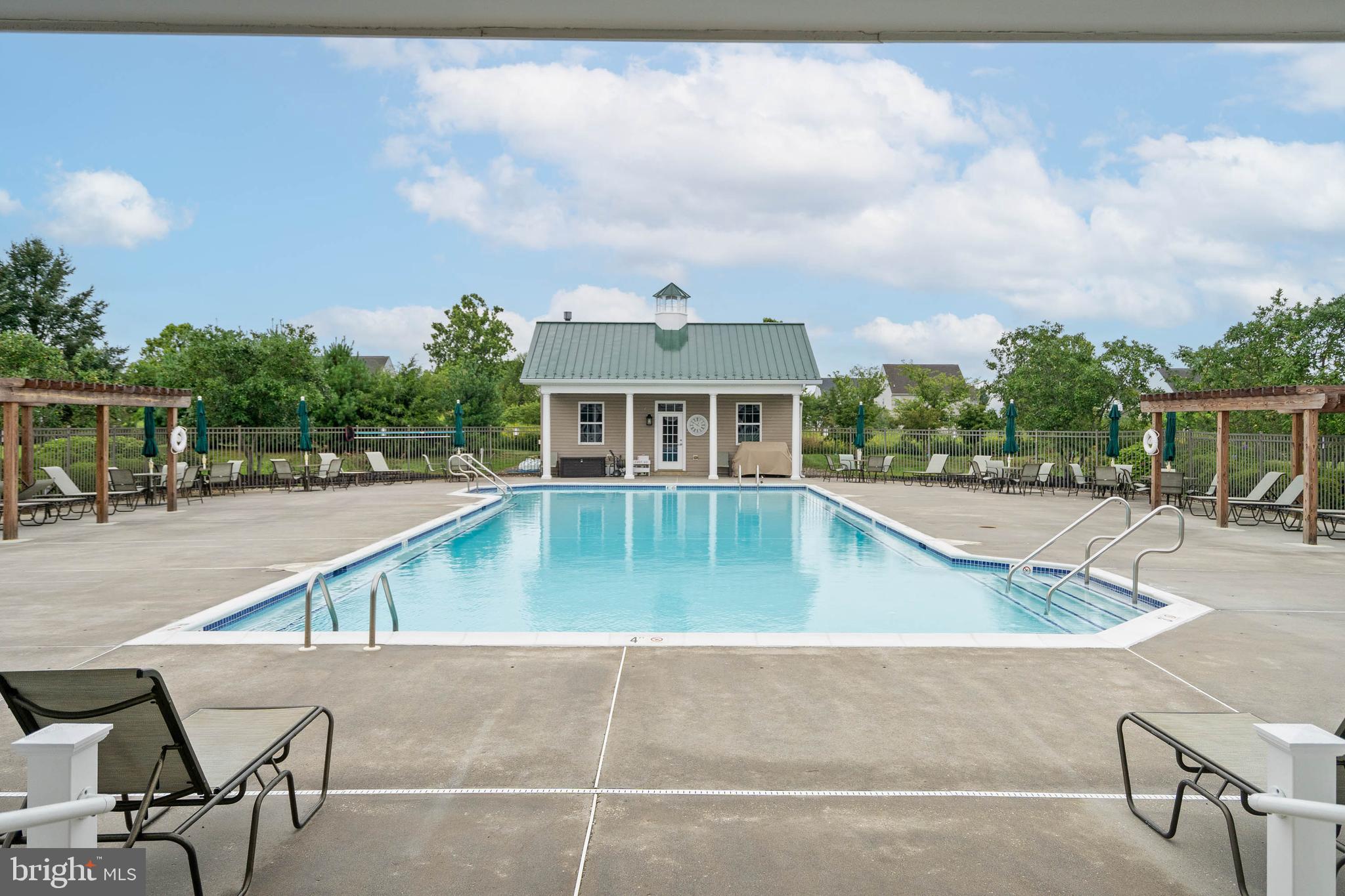 CHAMPIONS CLUB - Residential