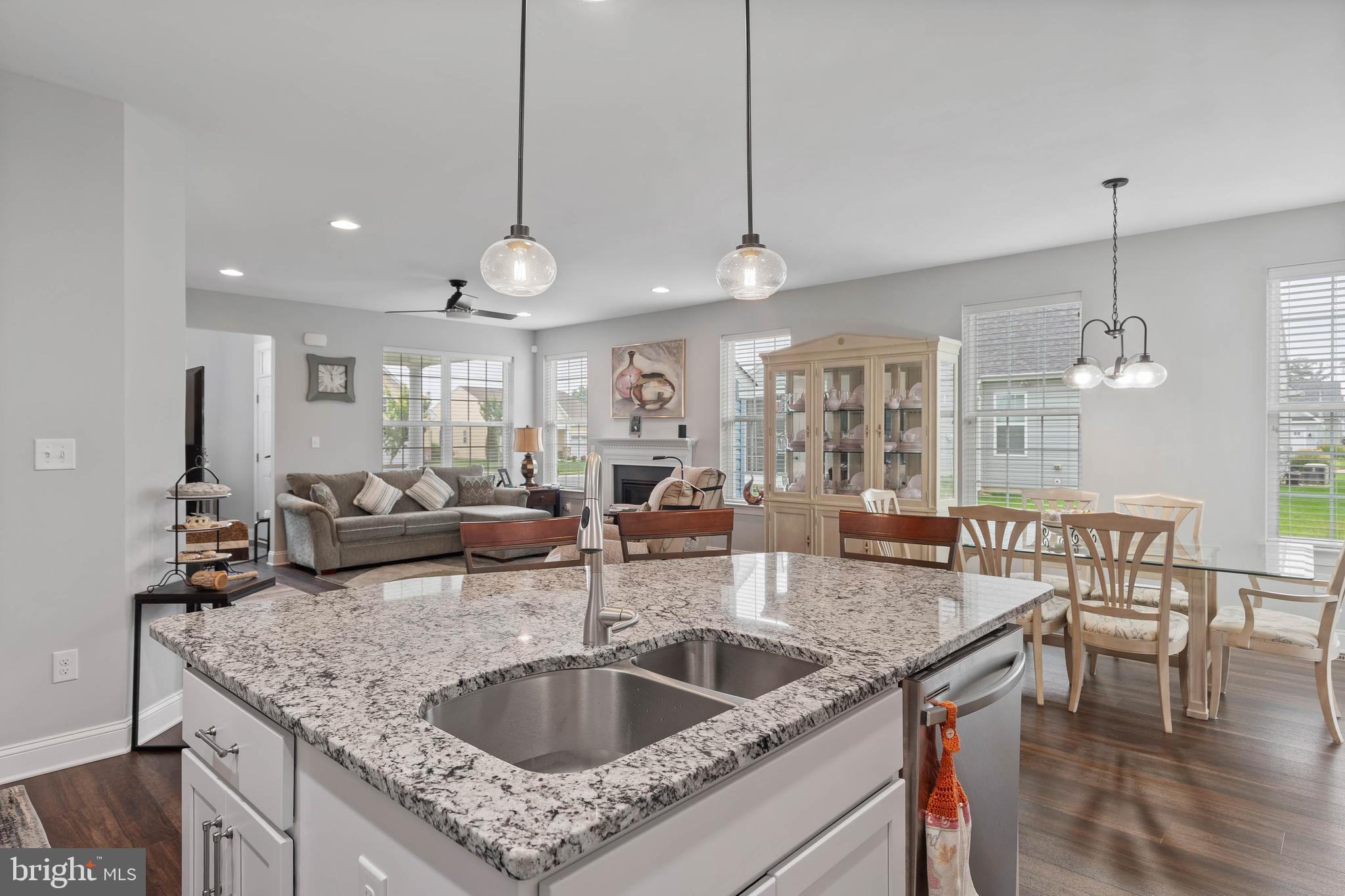 CHAMPIONS CLUB - Residential