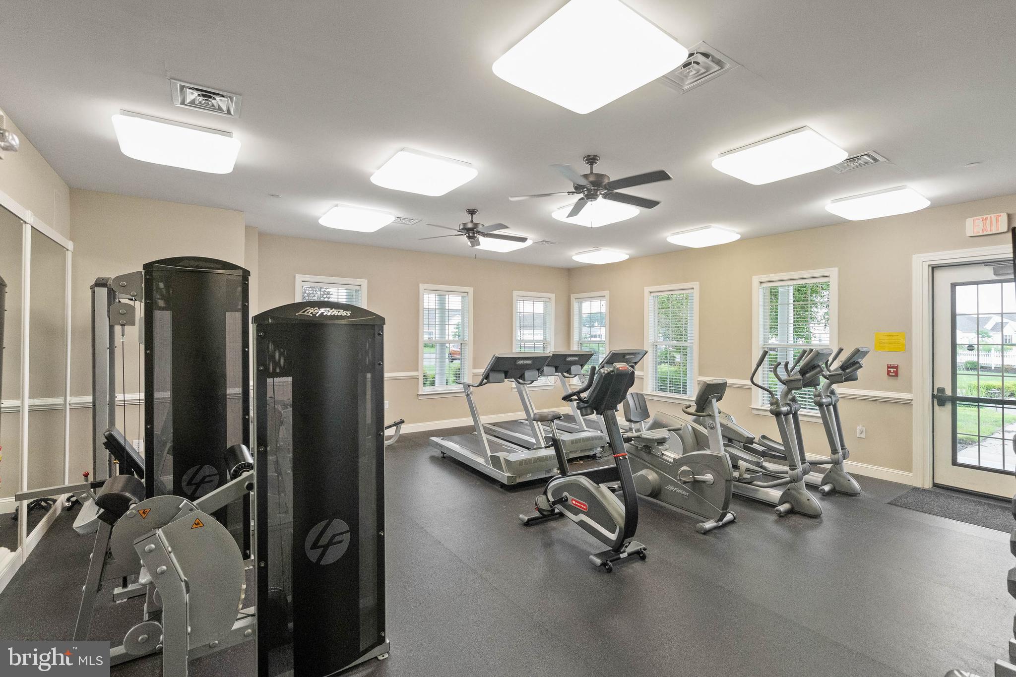 CHAMPIONS CLUB - Residential