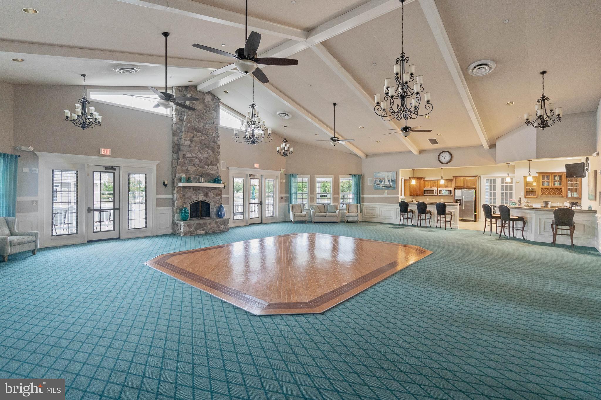 CHAMPIONS CLUB - Residential