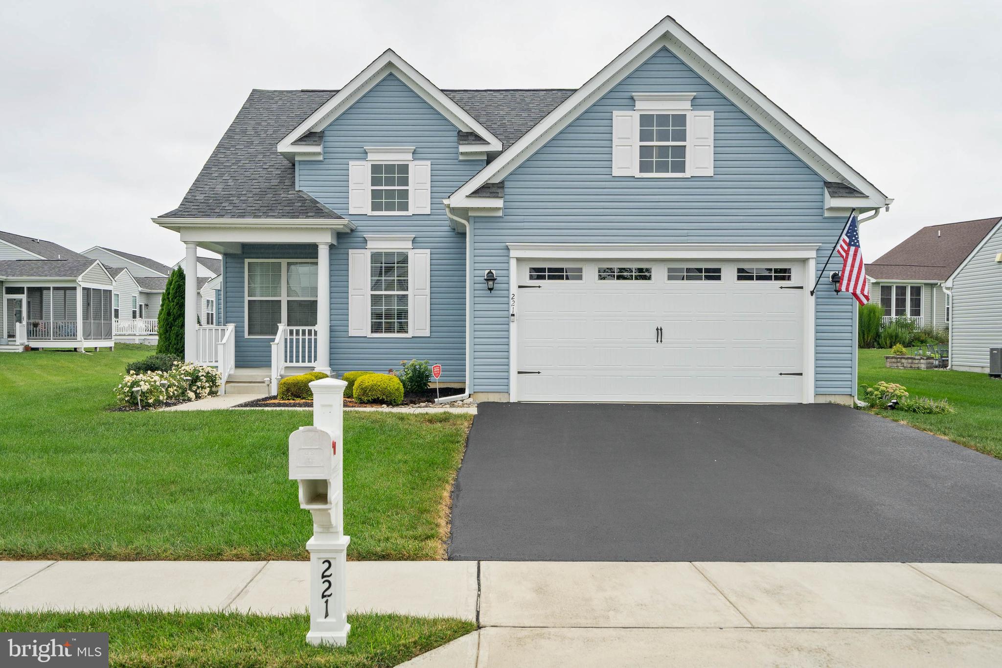 CHAMPIONS CLUB - Residential