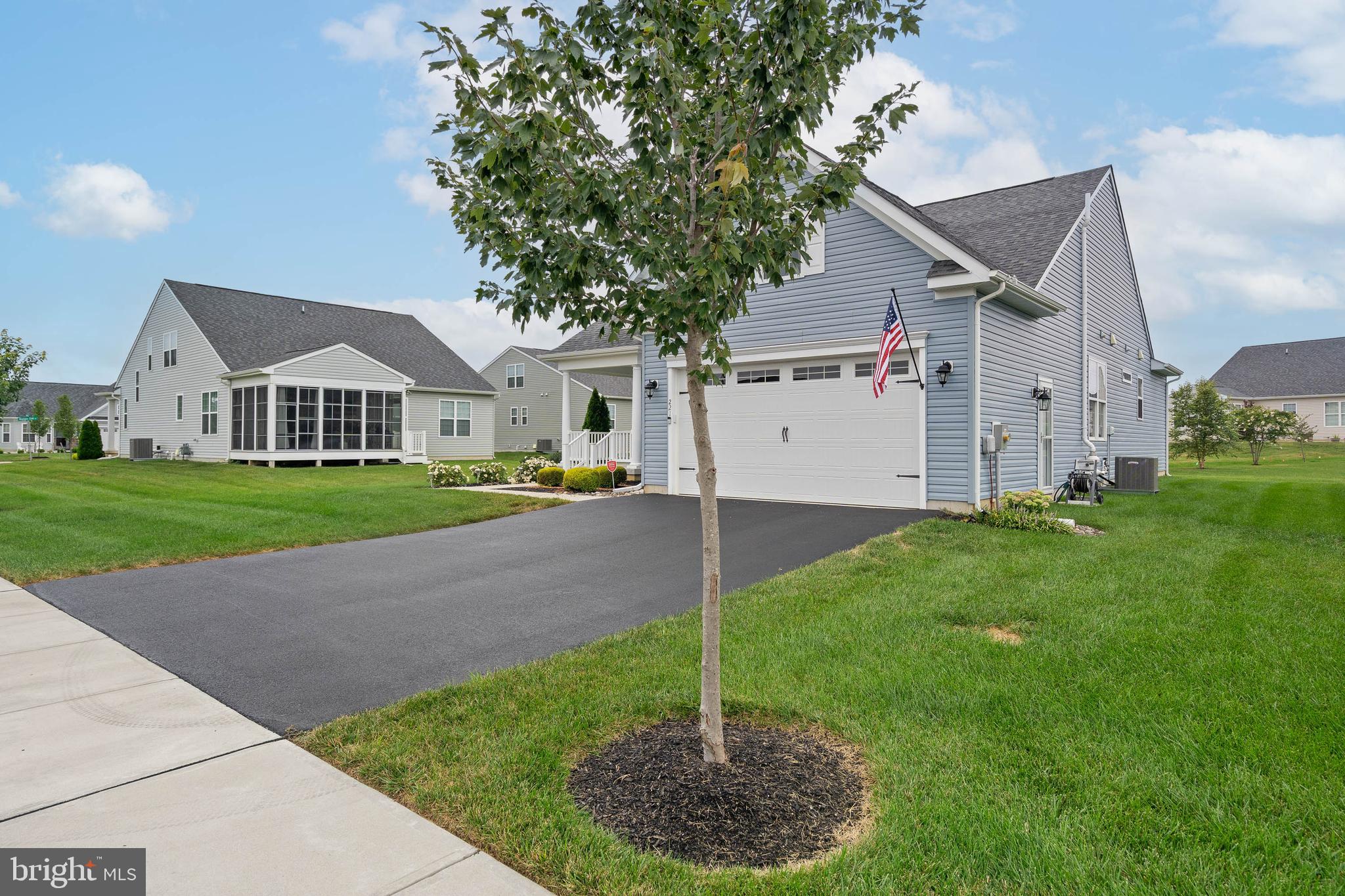 CHAMPIONS CLUB - Residential