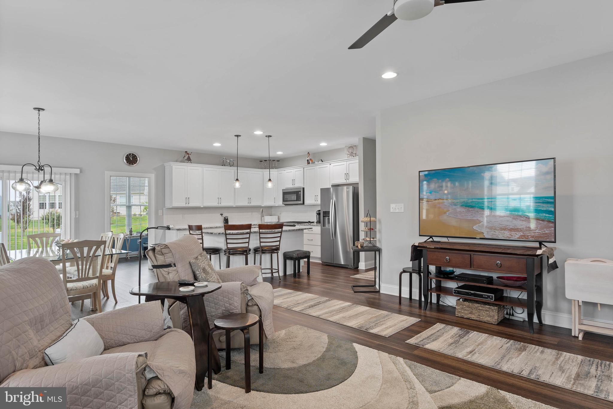 CHAMPIONS CLUB - Residential