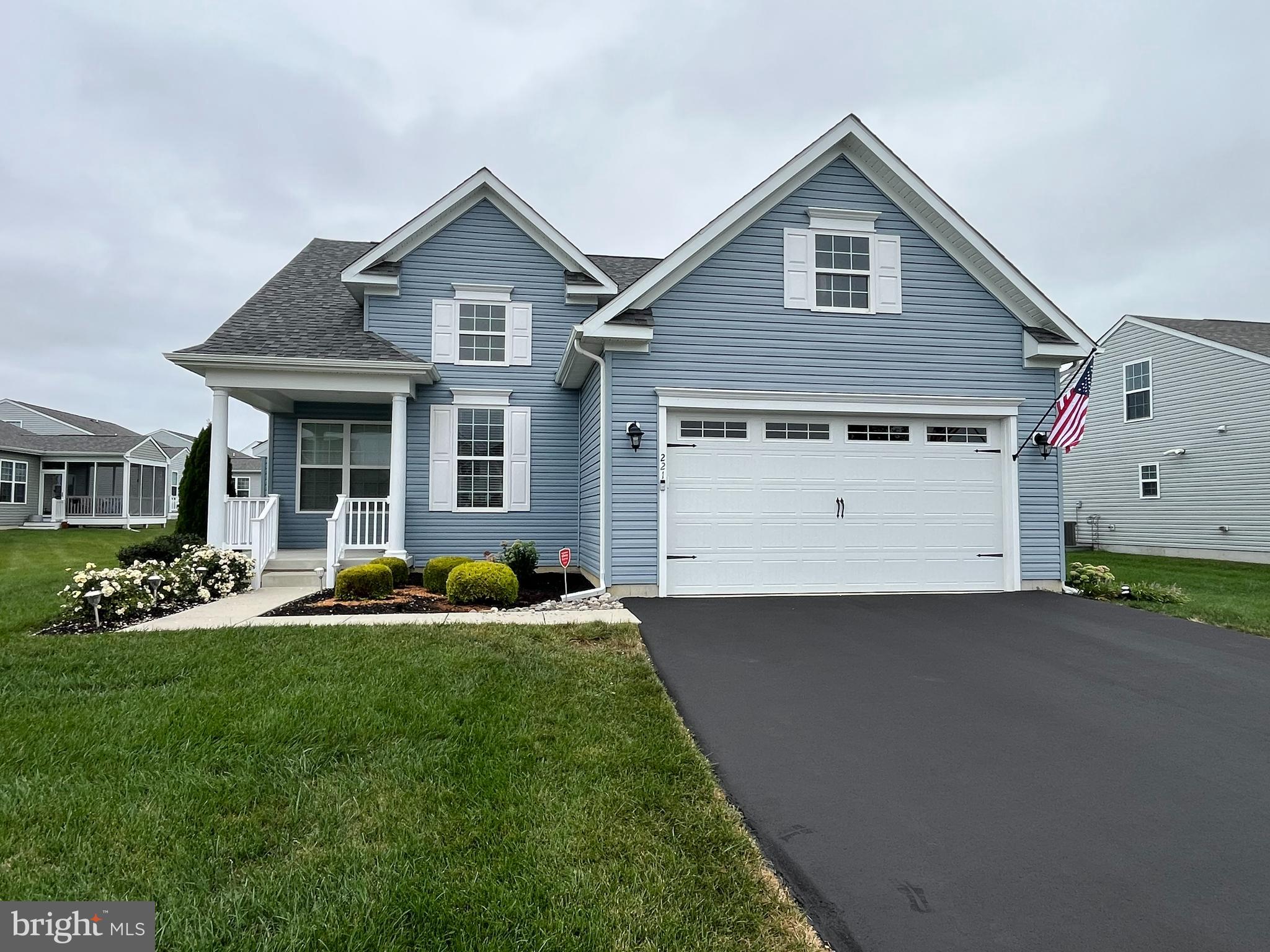 CHAMPIONS CLUB - Residential