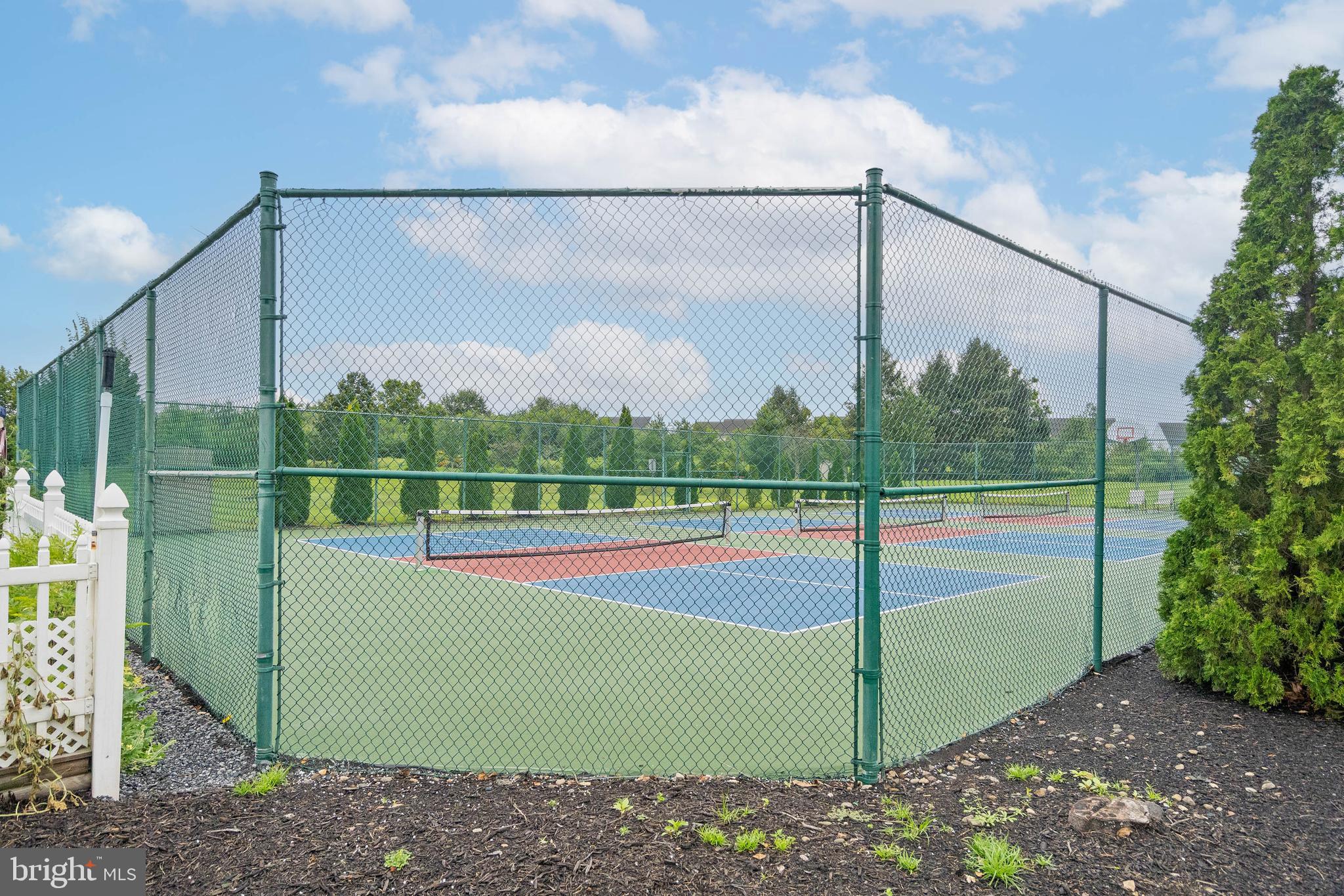 CHAMPIONS CLUB - Residential