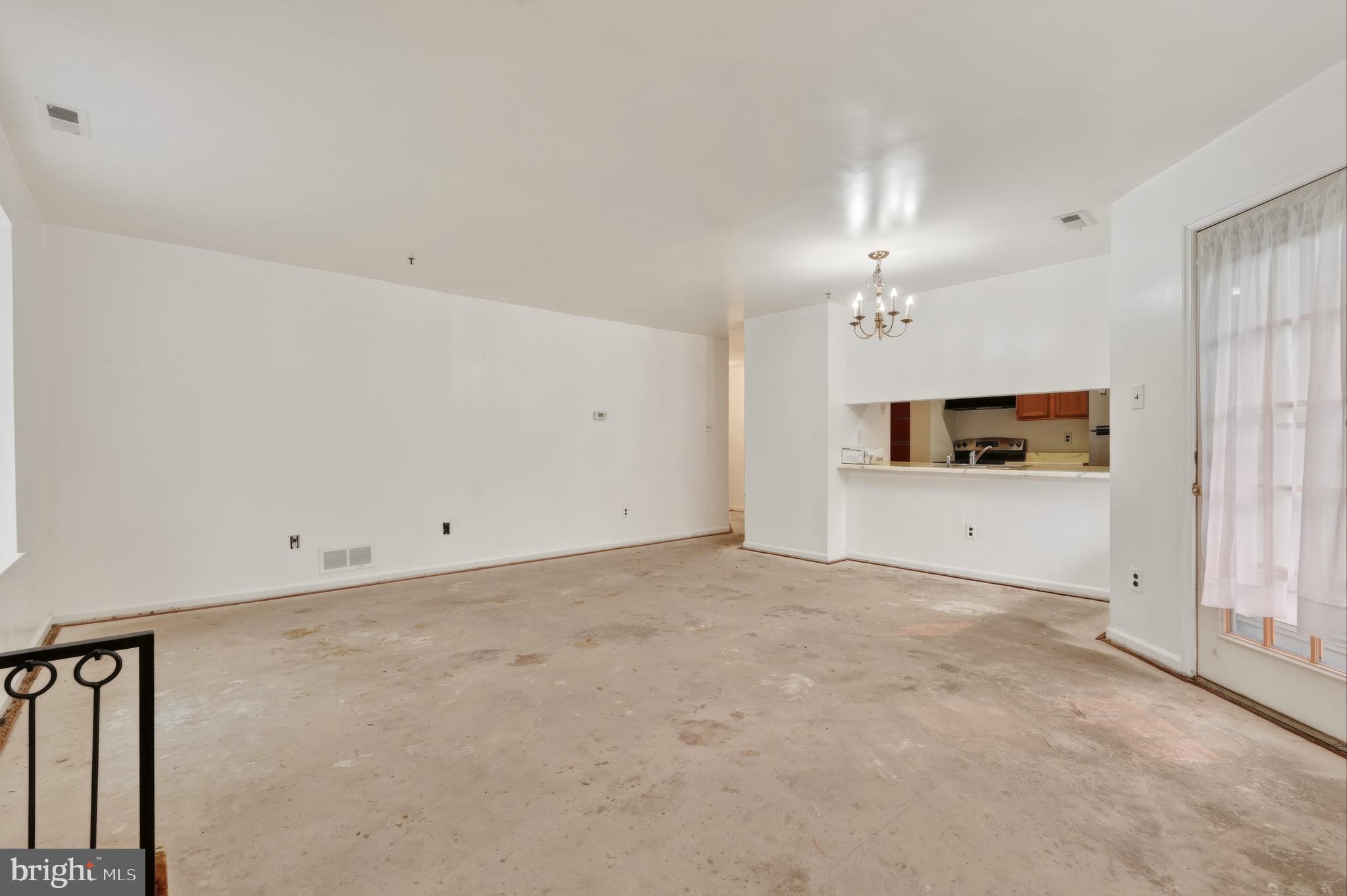 607 WILLINGS WAY 607