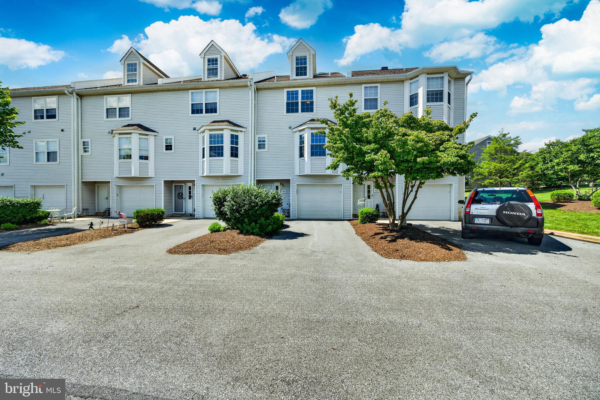 335 HUNTINGTON COURT 31