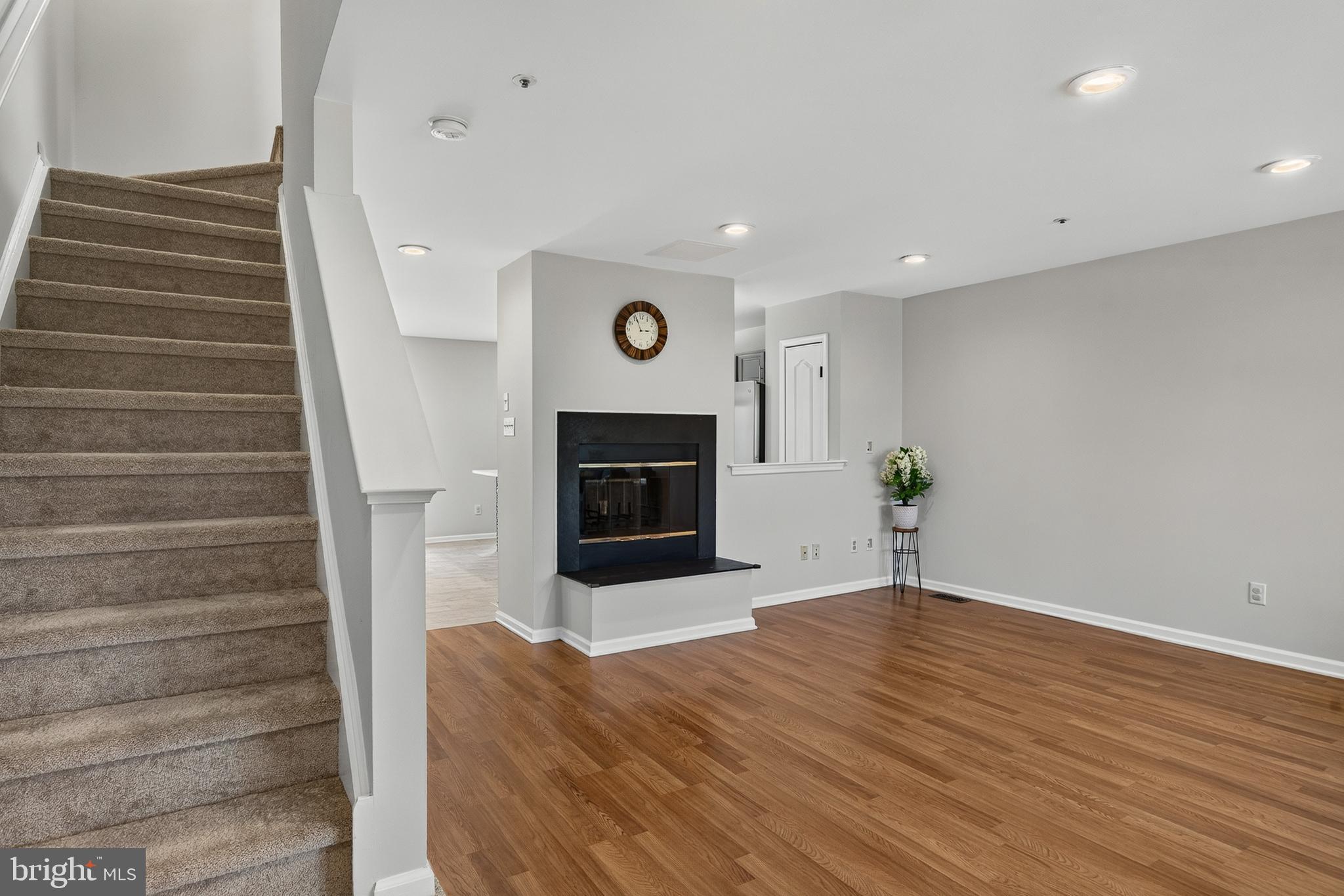 335 HUNTINGTON COURT 31