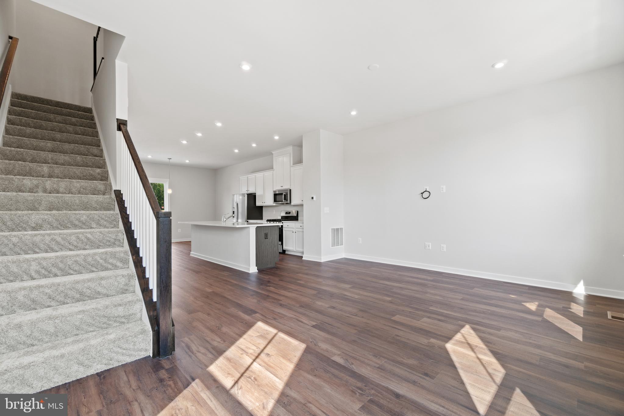 POTOMAC SHORES - Residential