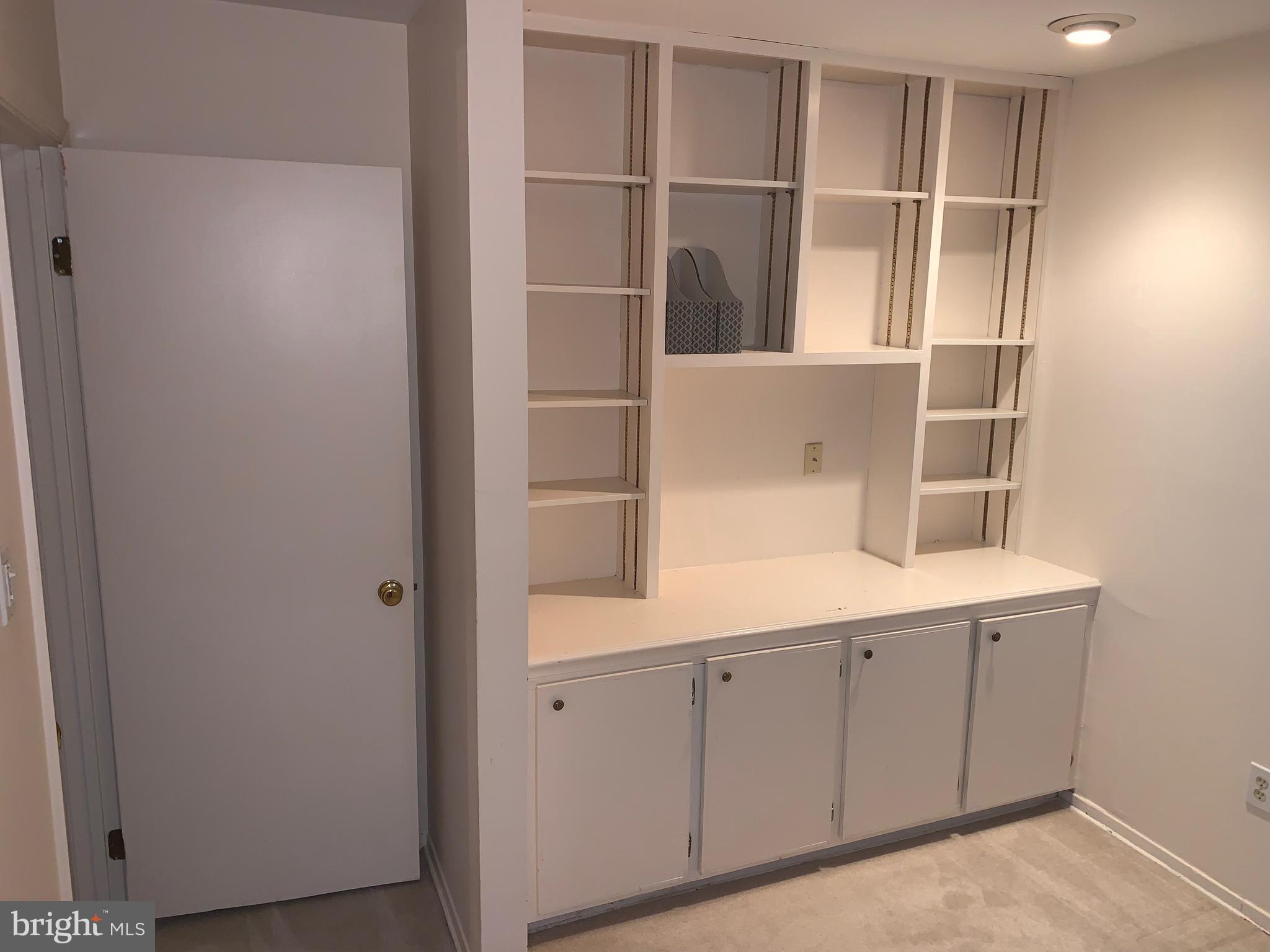 STRATHMEADE SQUARE - Residential