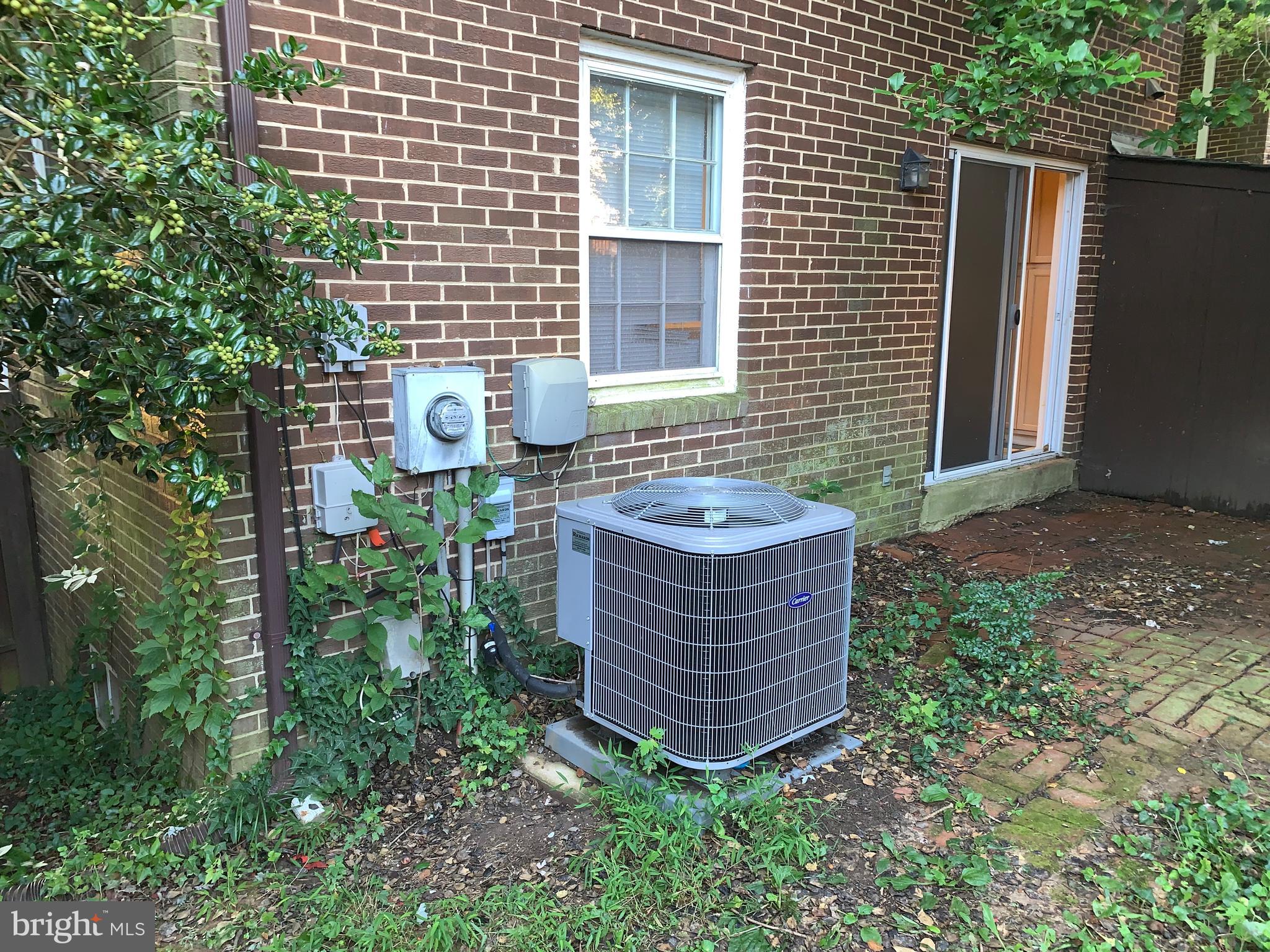 STRATHMEADE SQUARE - Residential