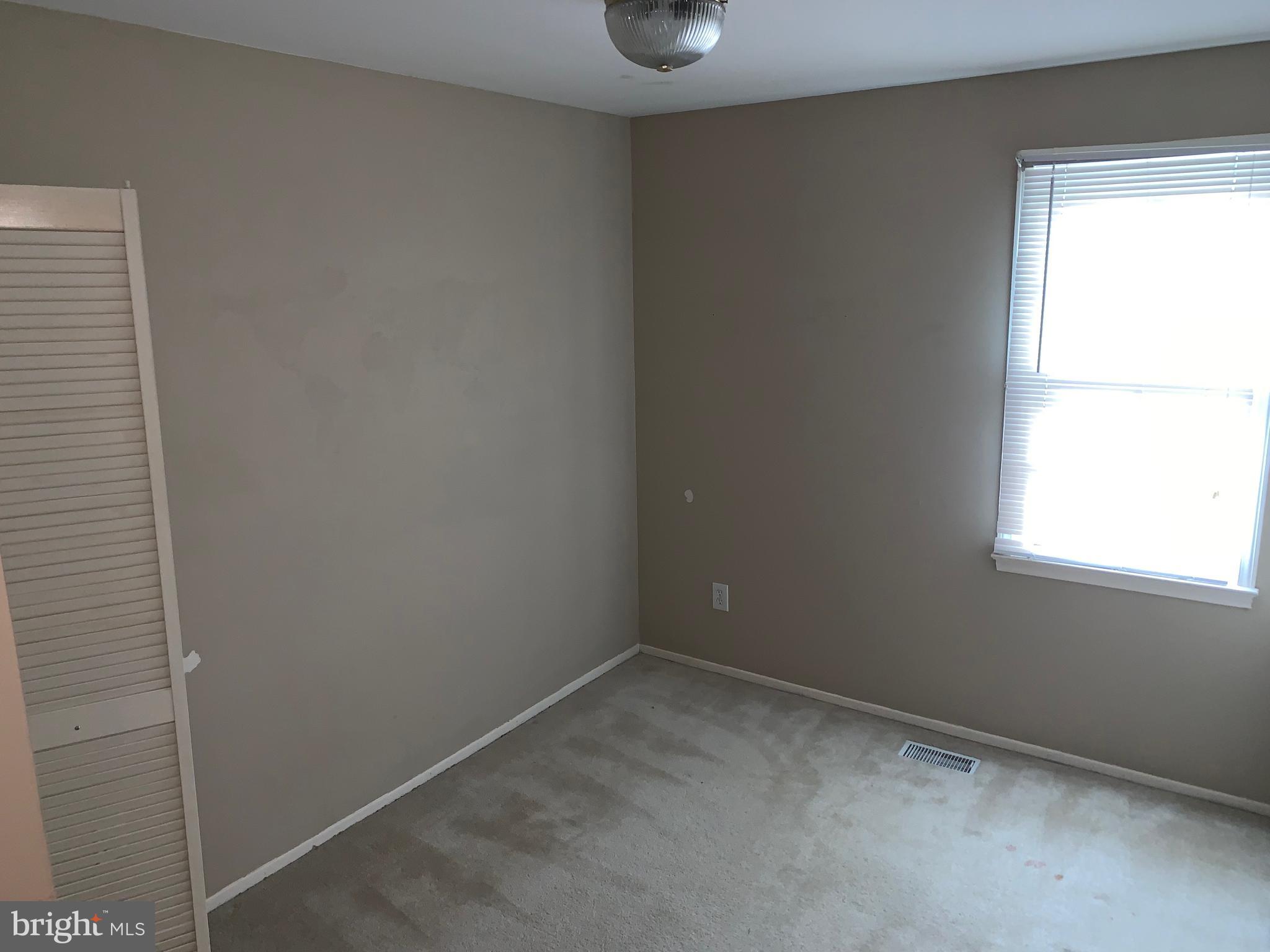 STRATHMEADE SQUARE - Residential