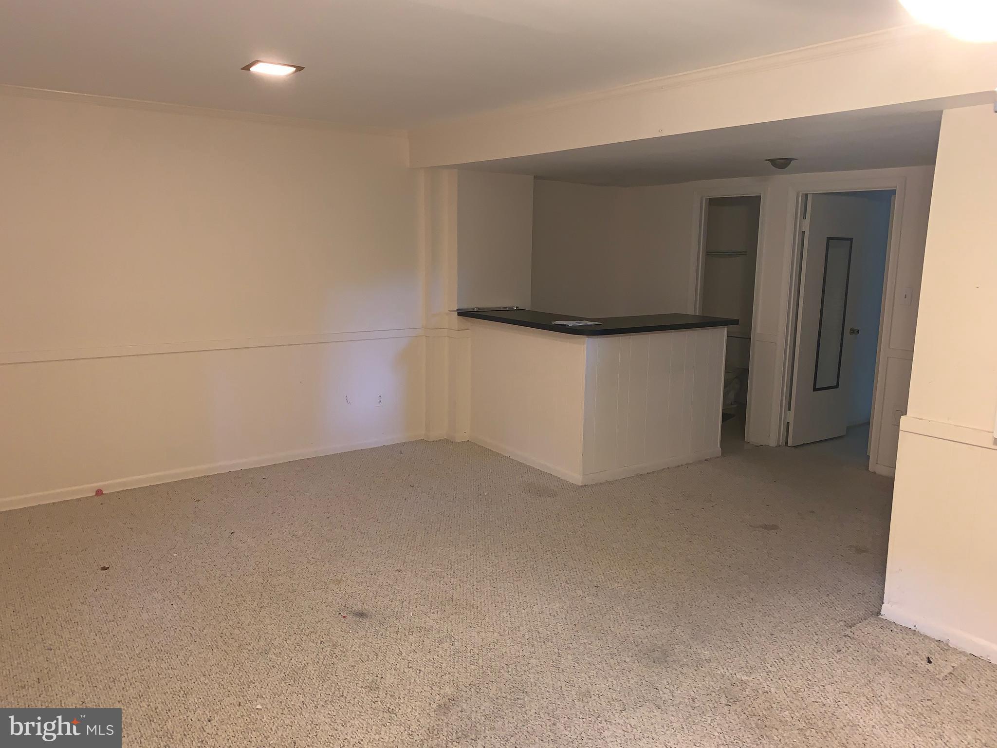 STRATHMEADE SQUARE - Residential