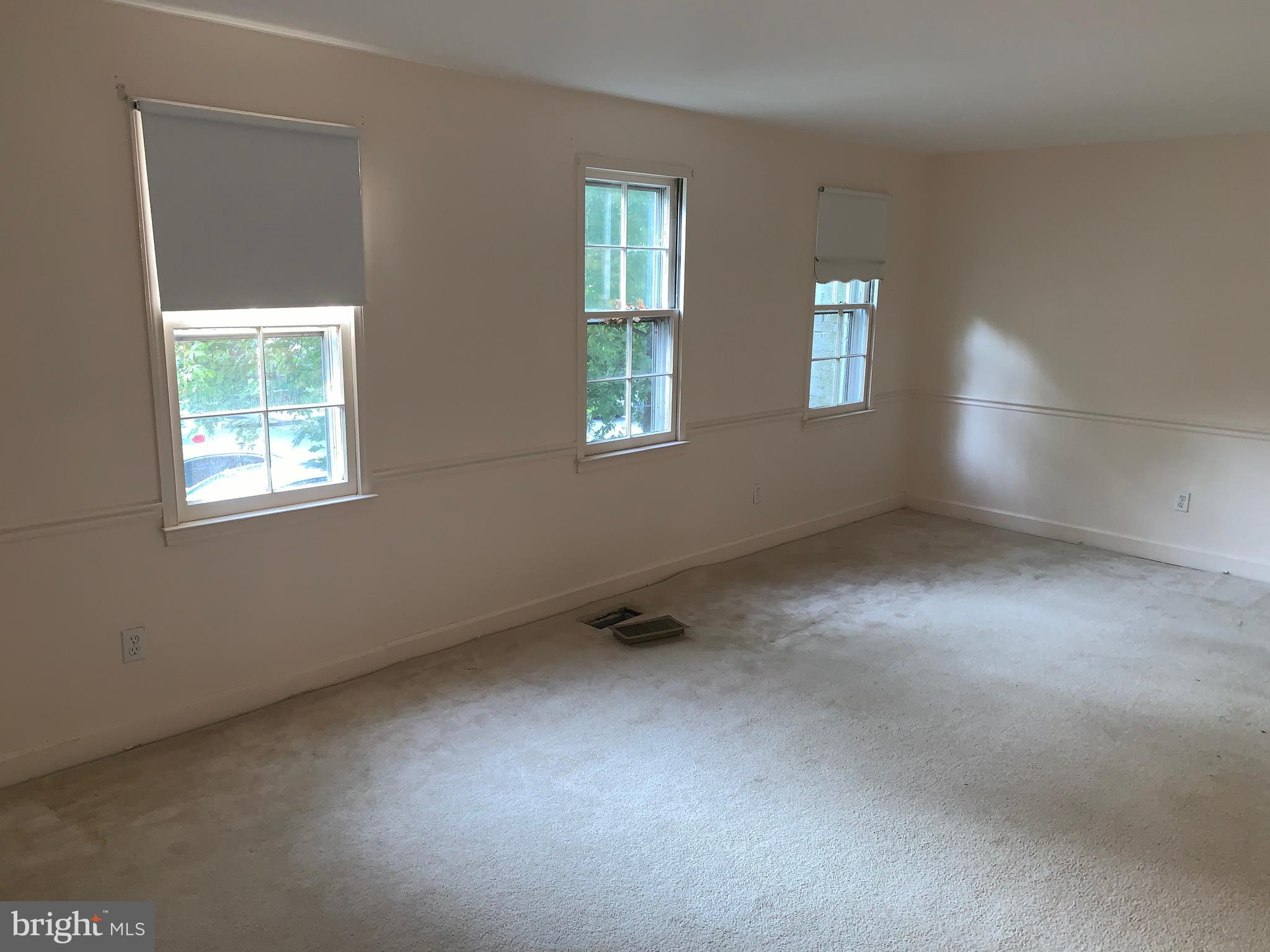 STRATHMEADE SQUARE - Residential